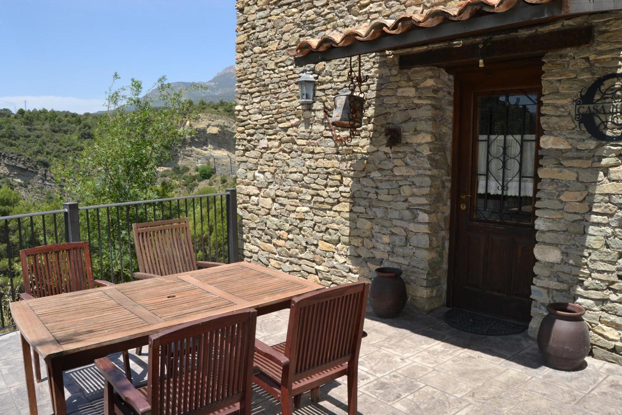 Casa Junia * La Baronia de Sant Oisme