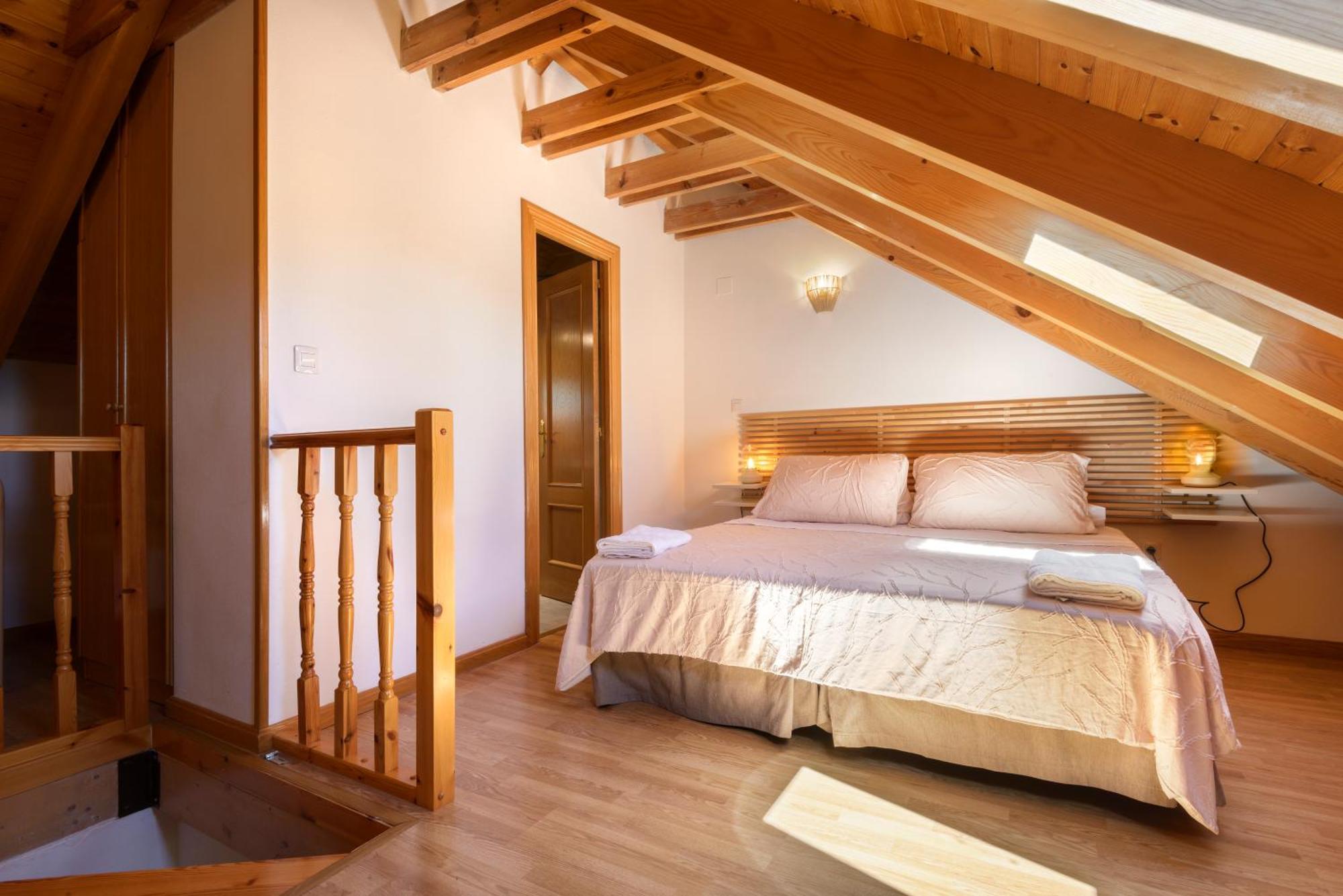 Apartment Atico Abuhardillado I Aire Acondicionado L Centrico L Garaje L Trastero I Wifi Biescas (Aragon)