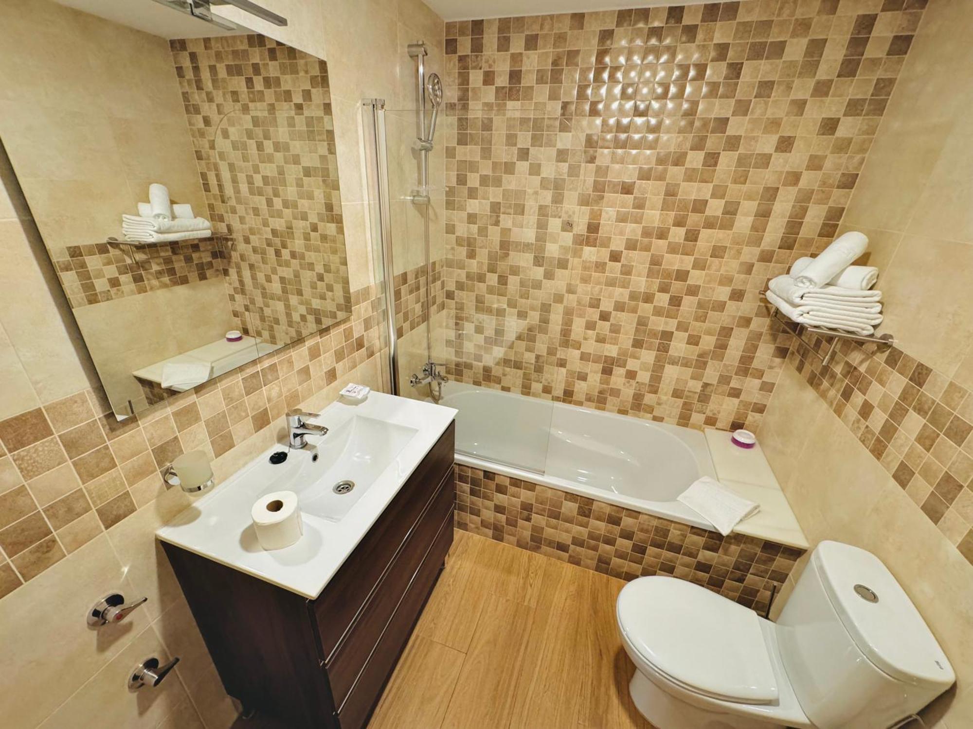 Pueblo Evita Premium Apartahotel Benalmádena