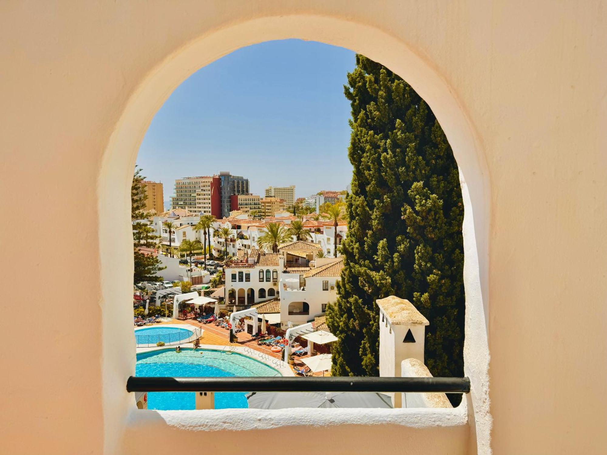 Pueblo Evita Premium Apartahotel *