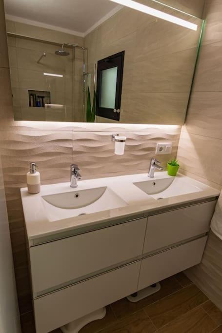 Apartment Relaxing Garden Cristianos Con Jacuzzi Y Barbacoa