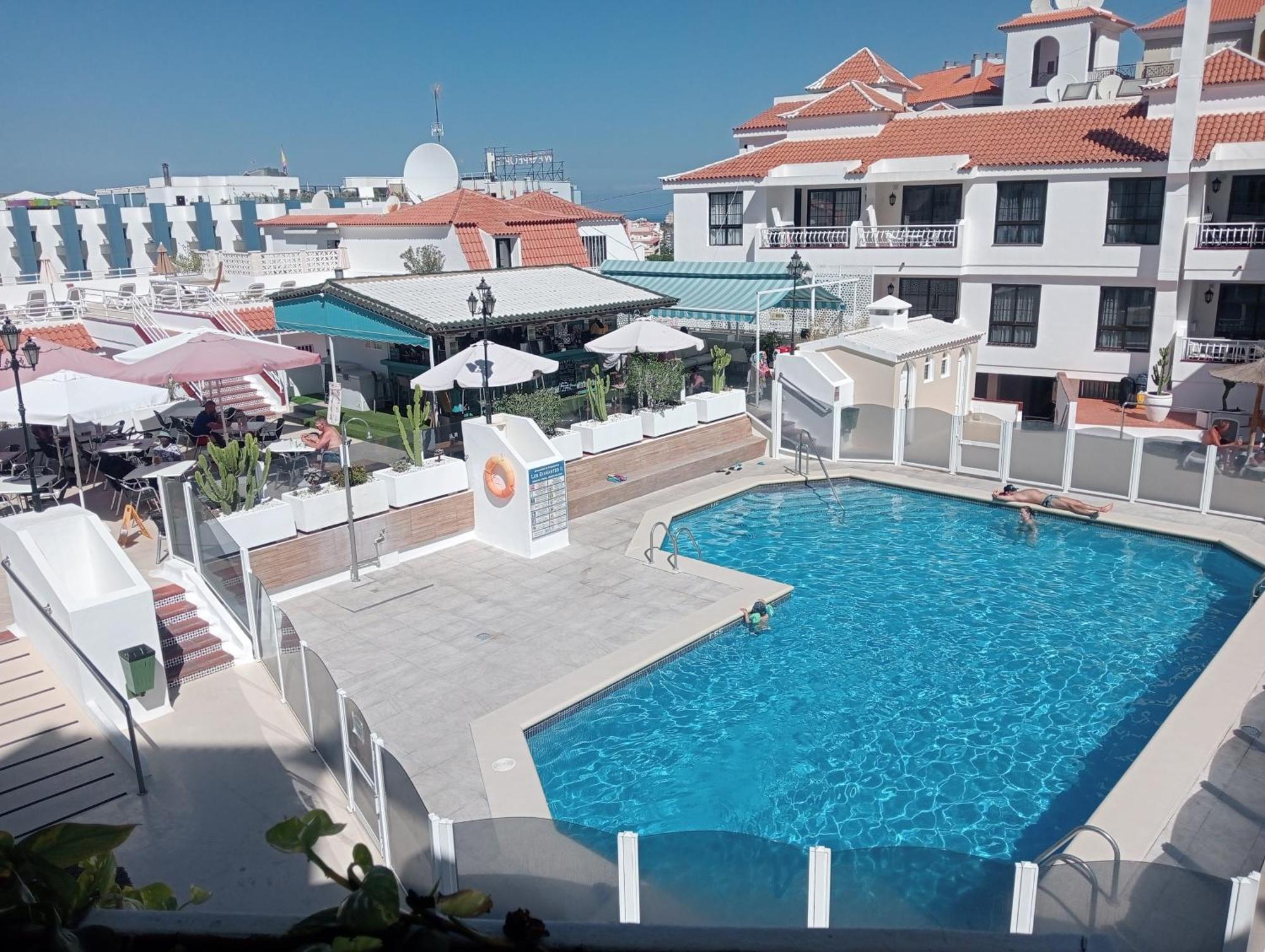 Apartamento Greatly Located With Heated Pool, Cristianos *