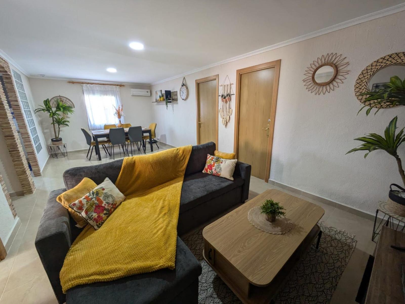 Сasa de vacaciones Buen Estar, Piscina, Barbacoa, Jacuzzi En Valencia Turís