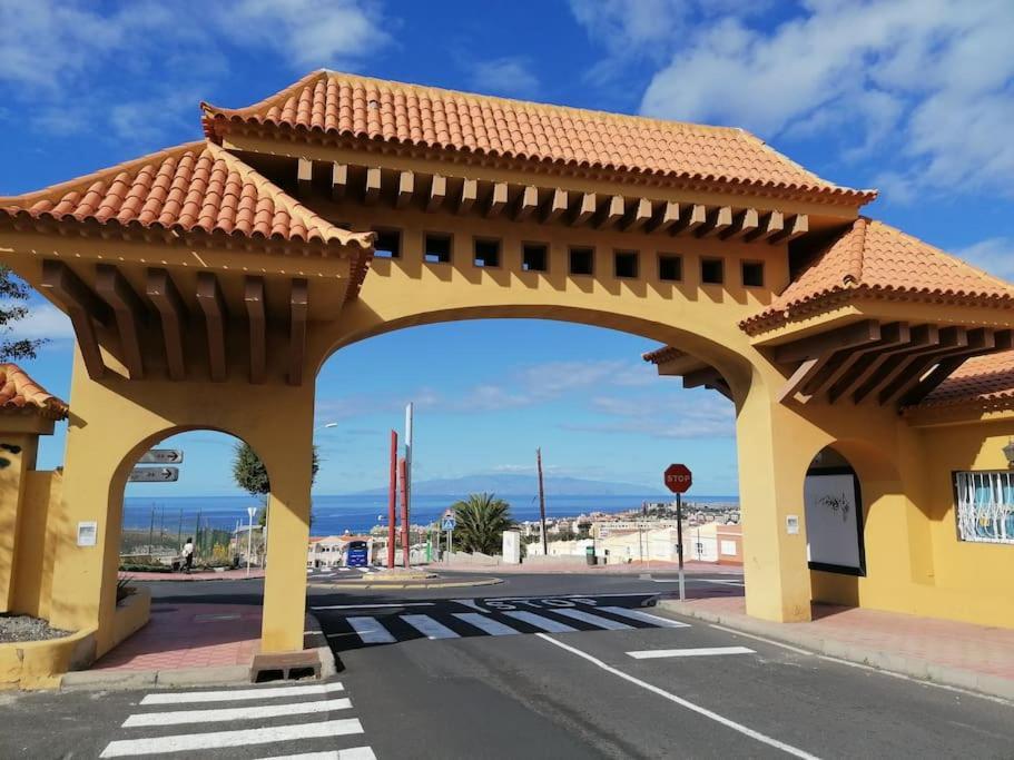 Rockin' View - 2 Bedroom Great Terrace, Parking, Pool Apartamento *
