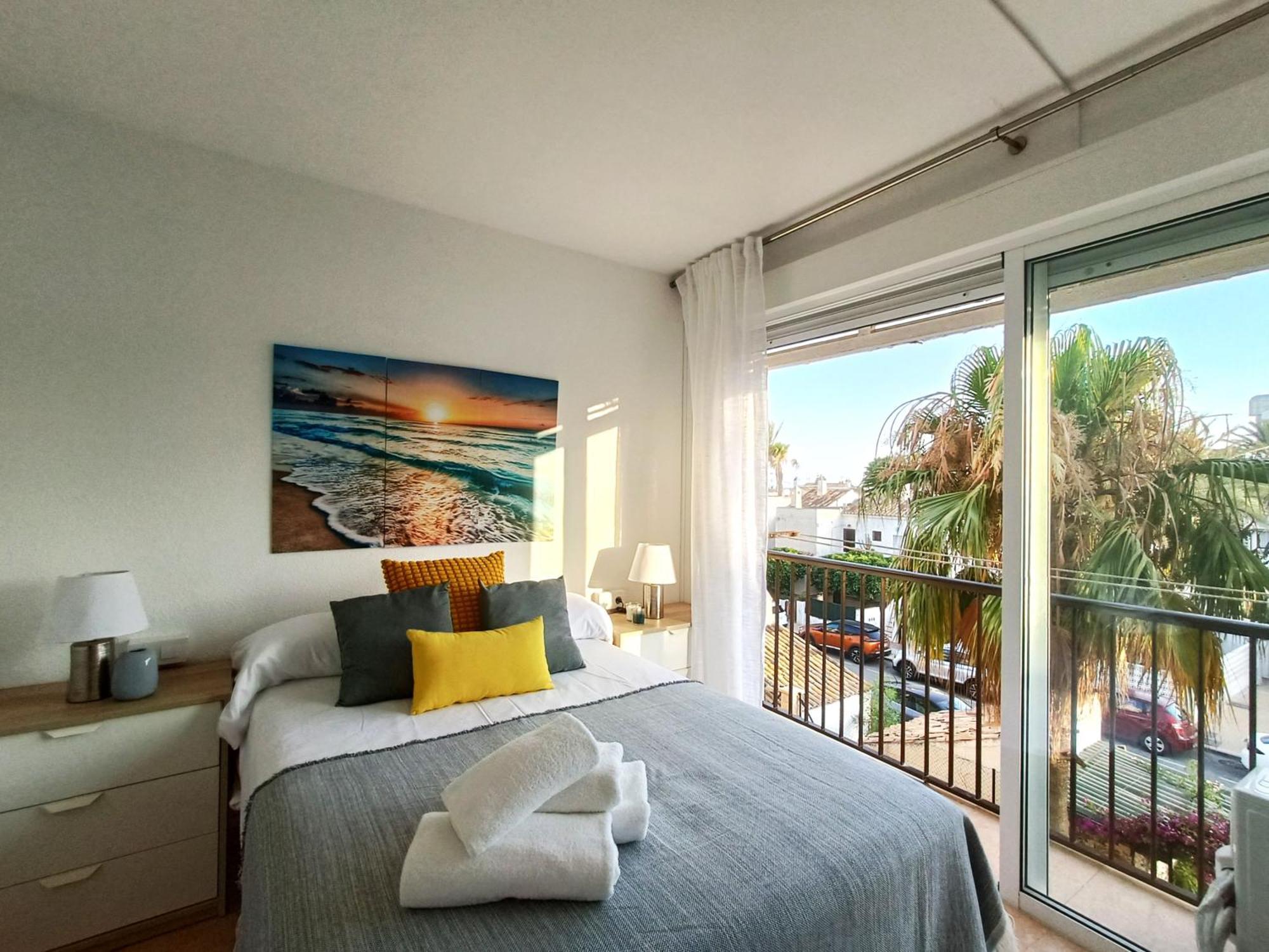 Tropicana Con Salida Directa Al Mar Y Piscina Apartamento