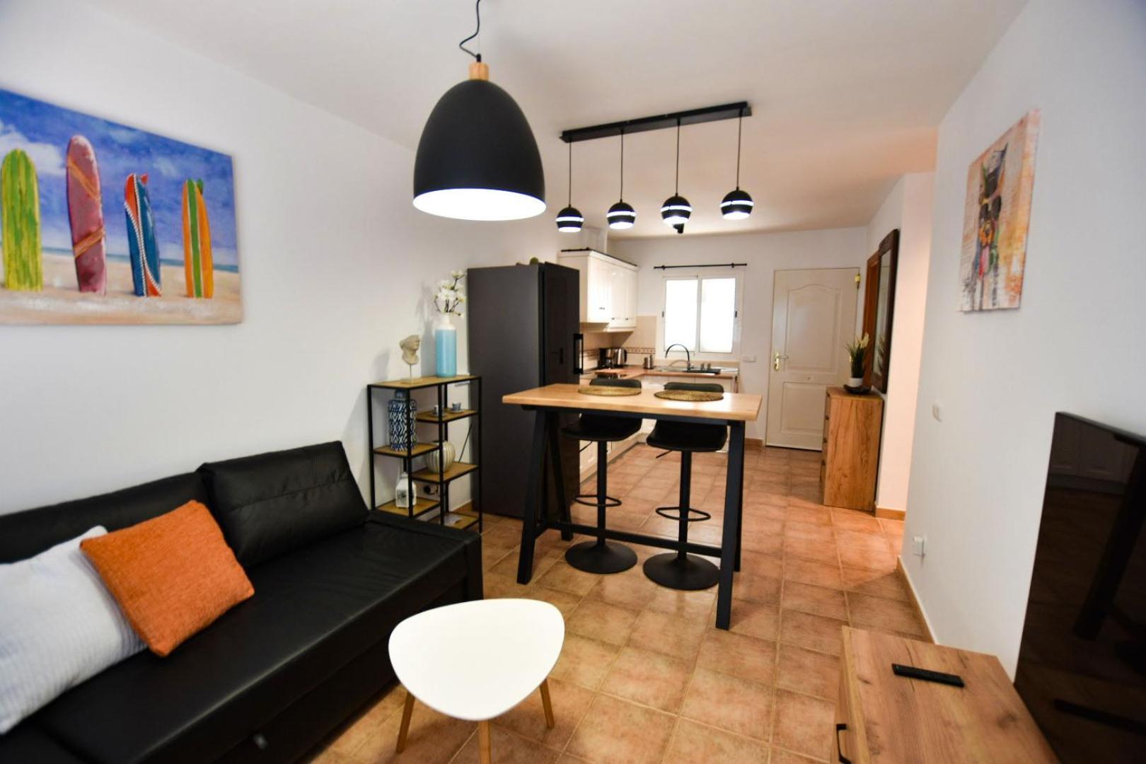 Book Jet - Sunny With Garden And Wifi Holiday home *