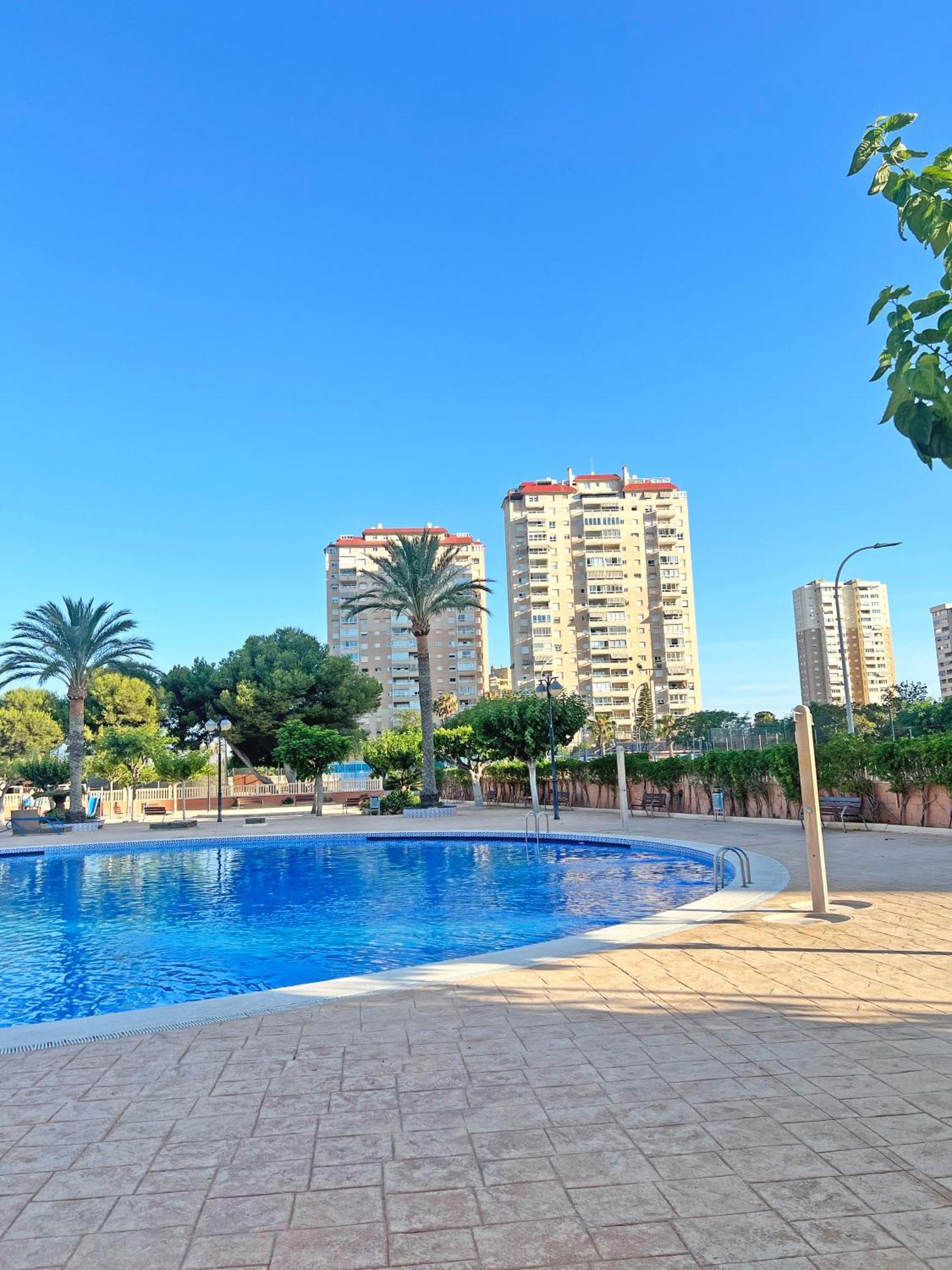 Apartamento Coqueto Con Piscina, Nuevo A 50m Del Mar, Parking Gratis *