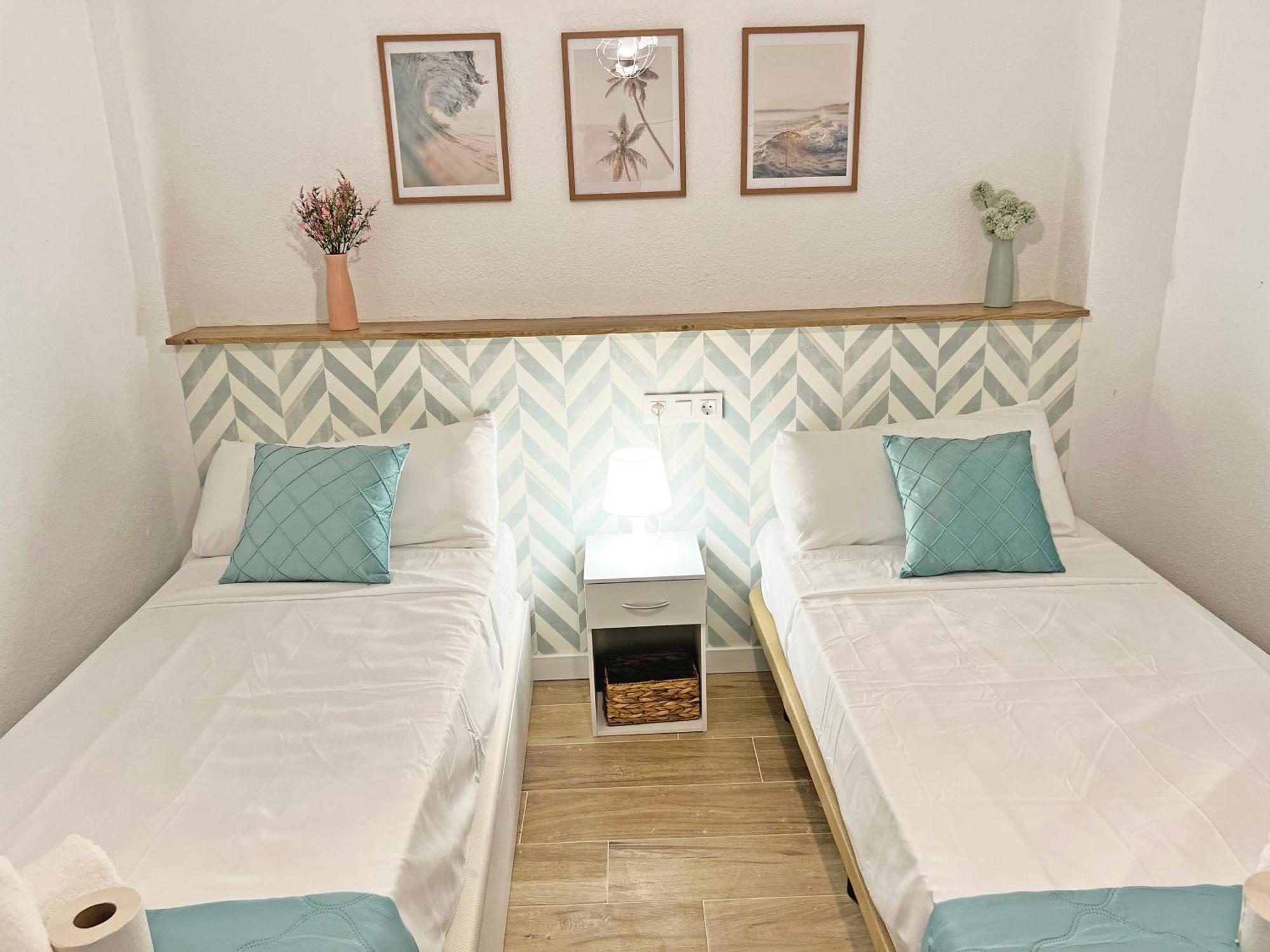 Apartamento Coqueto Con Piscina, Nuevo A 50m Del Mar, Parking Gratis *