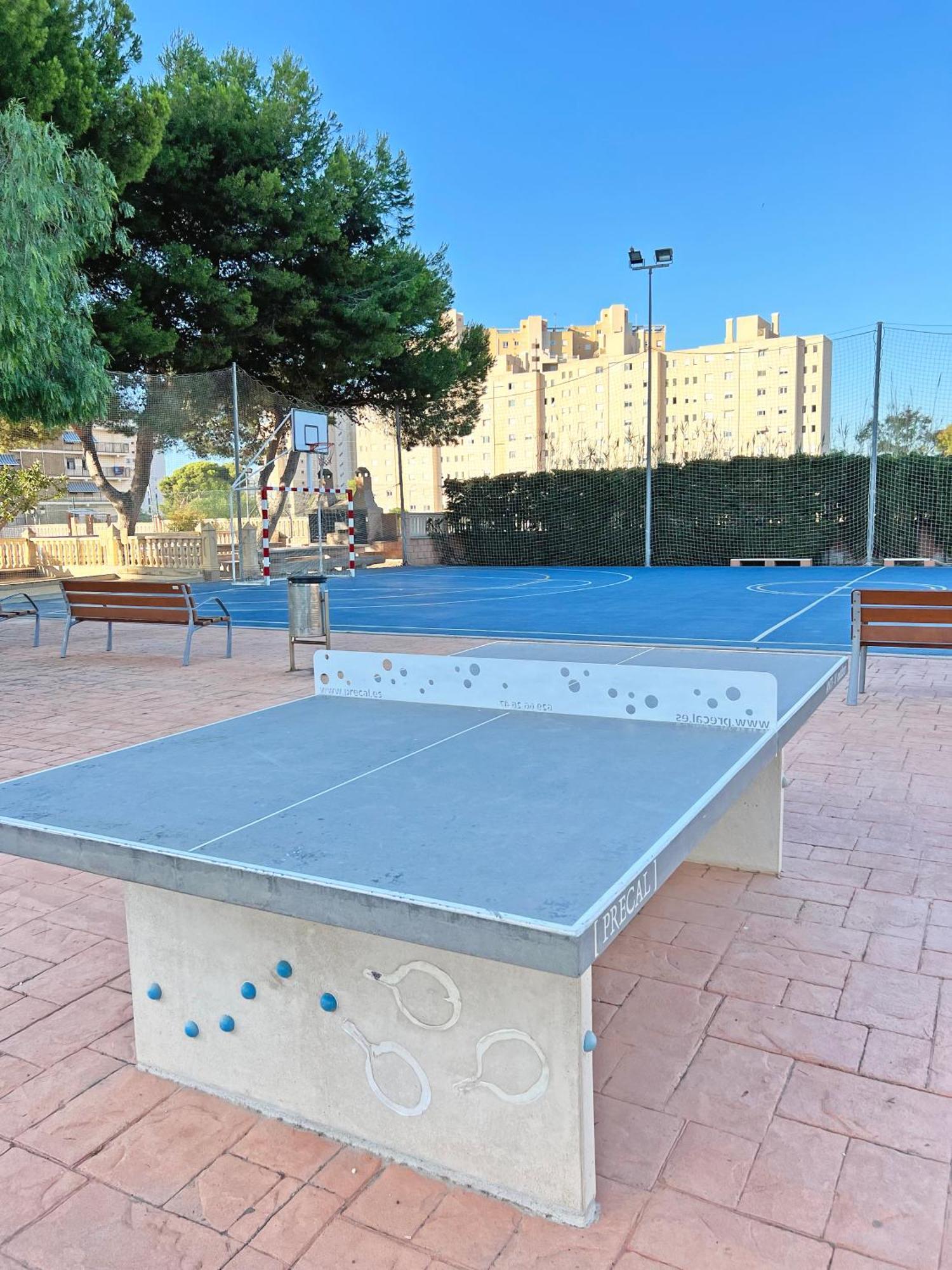 Apartamento Coqueto Con Piscina, Nuevo A 50m Del Mar, Parking Gratis *