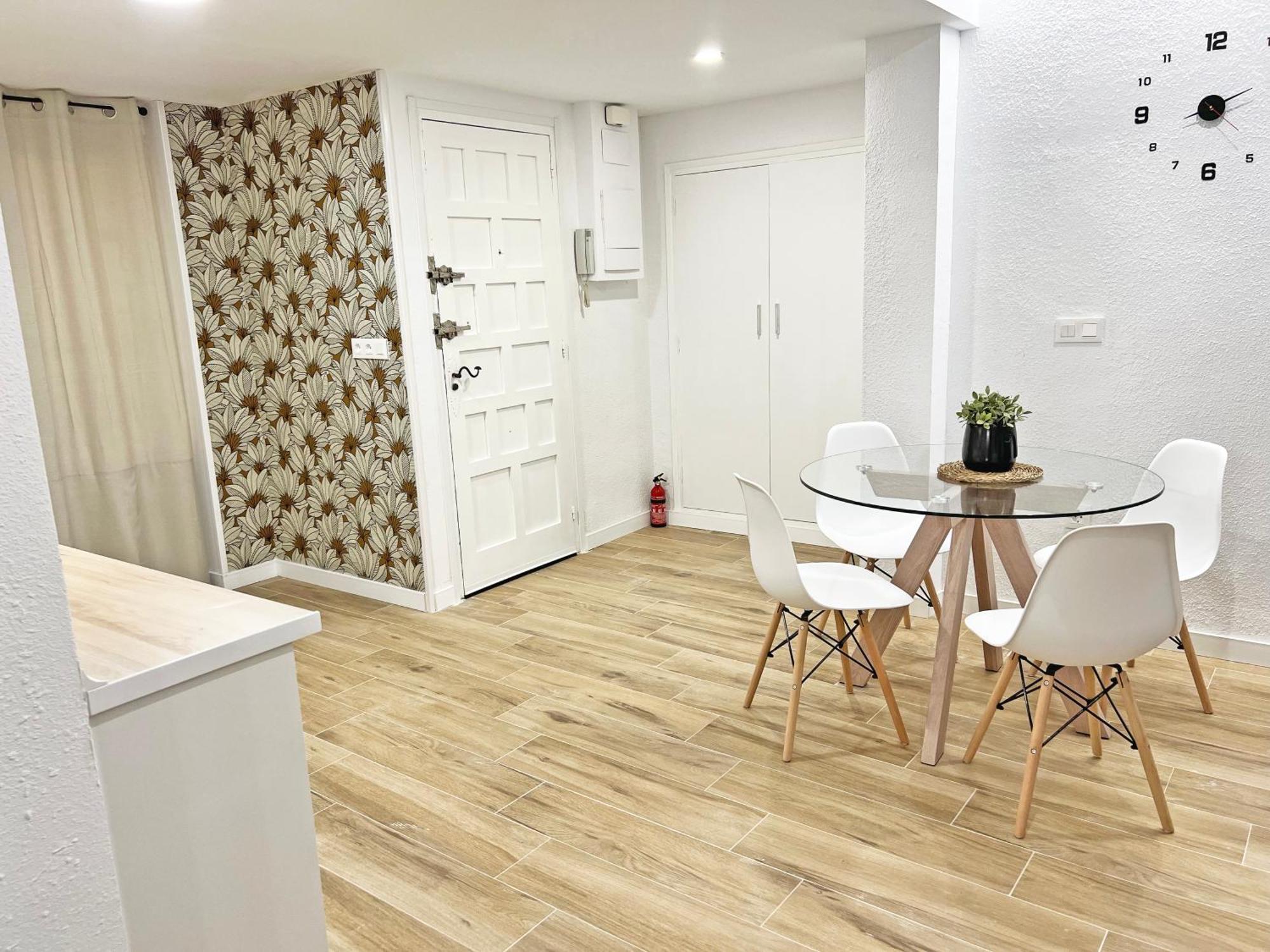 Coqueto Con Piscina, Nuevo A 50m Del Mar, Parking Gratis *