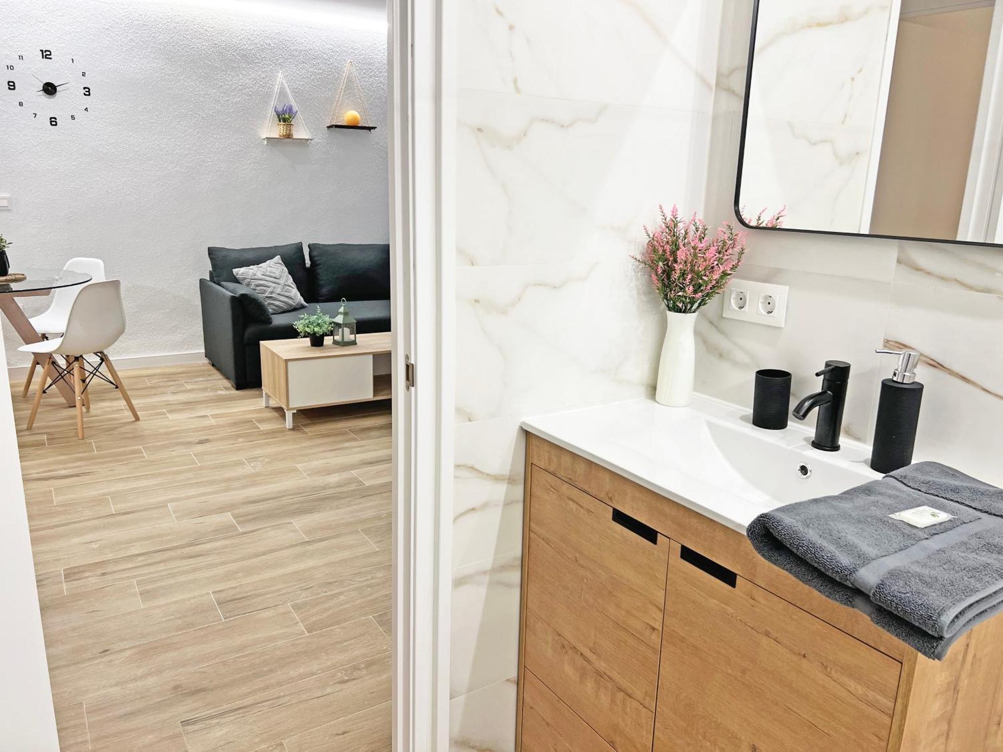 Apartment Coqueto Con Piscina, Nuevo A 50m Del Mar, Parking Gratis