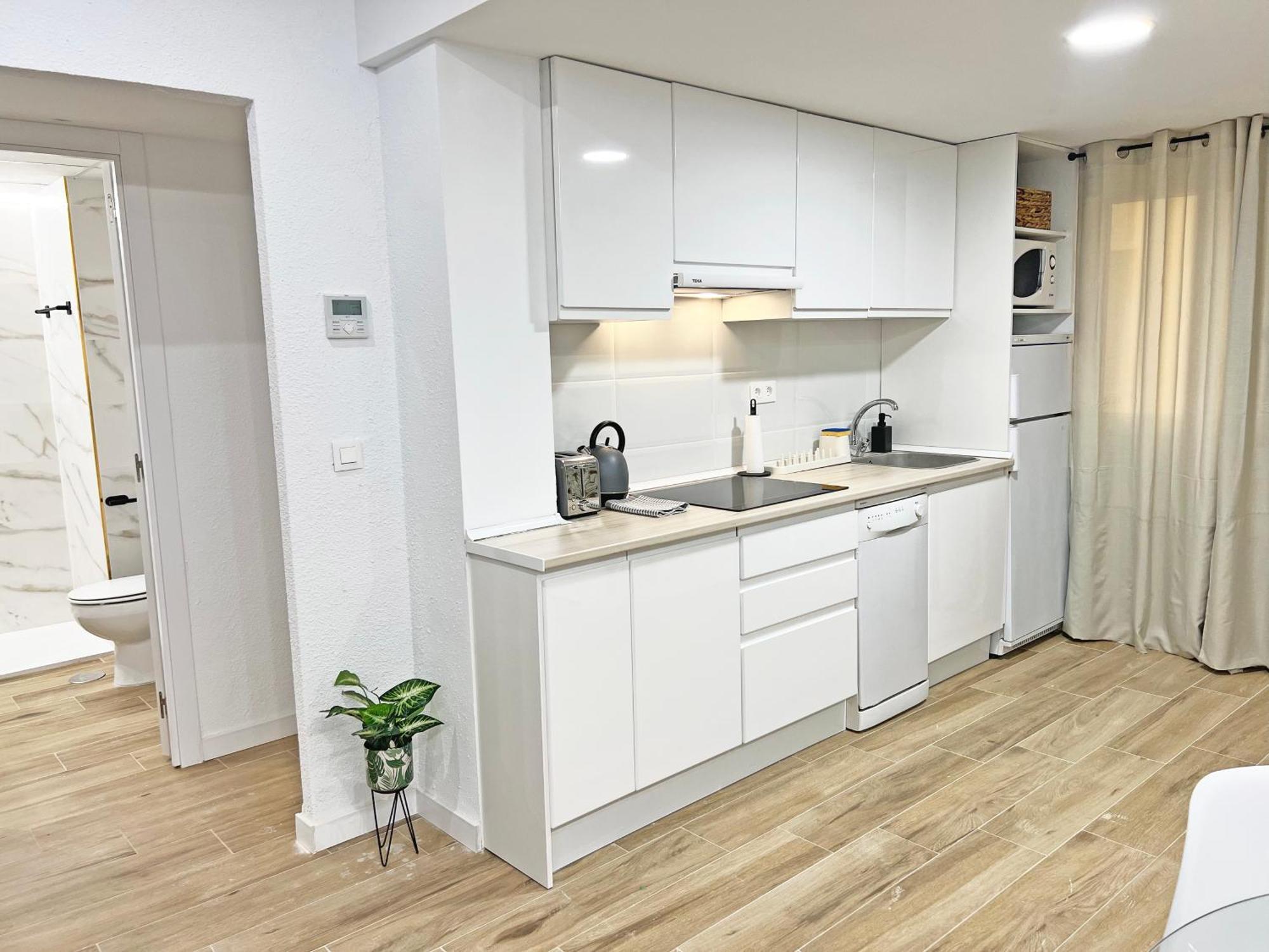 Apartment Coqueto Con Piscina, Nuevo A 50m Del Mar, Parking Gratis *