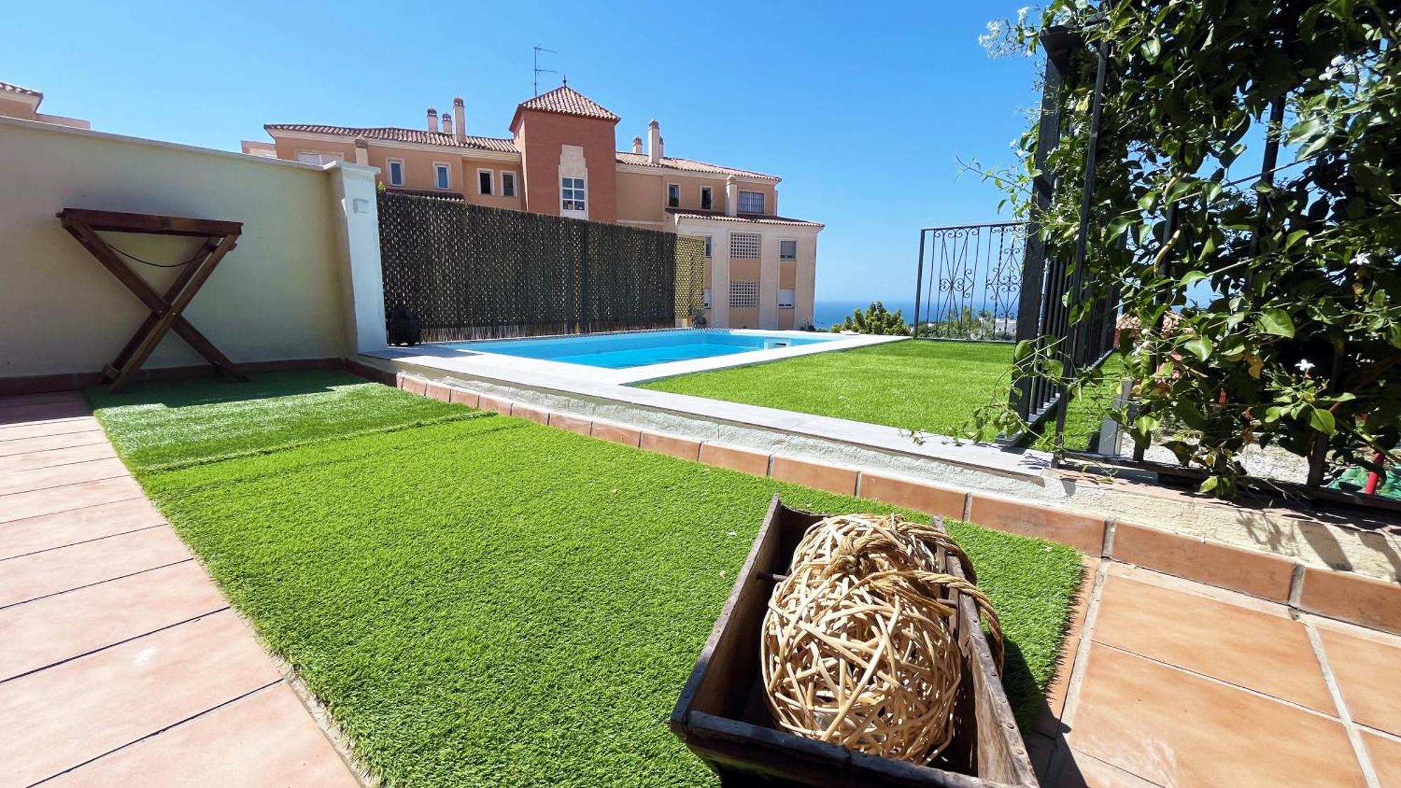 Gran Terraza Con Vistas Al Mar Y Piscina Apartamento *