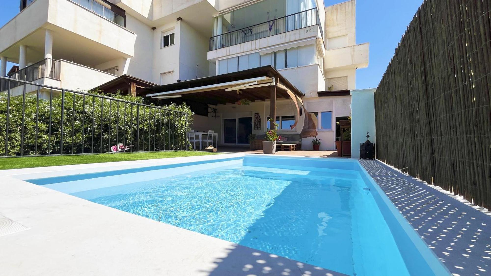 Gran Terraza Con Vistas Al Mar Y Piscina