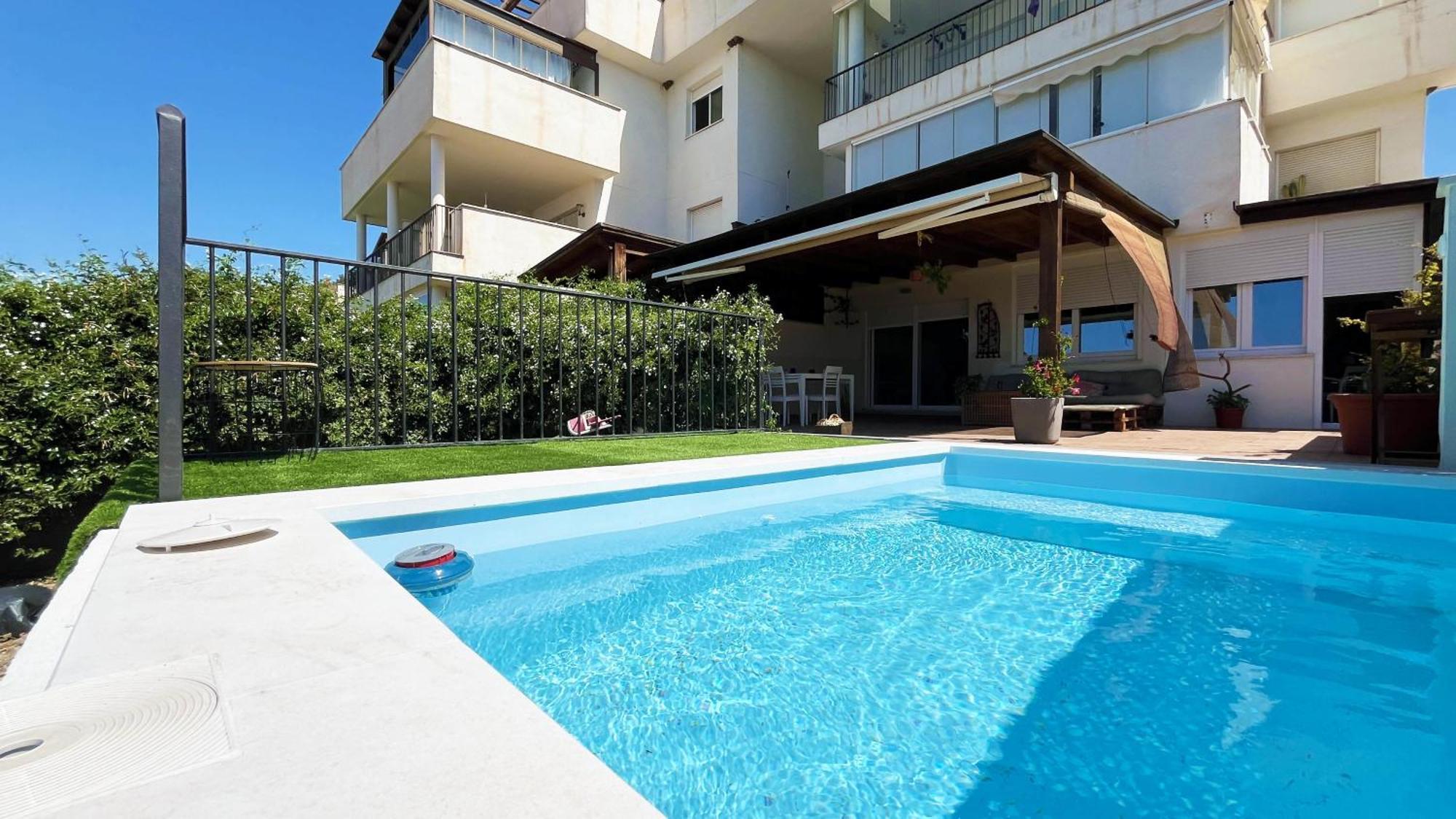 Gran Terraza Con Vistas Al Mar Y Piscina Apartamento Rincón de la Victoria