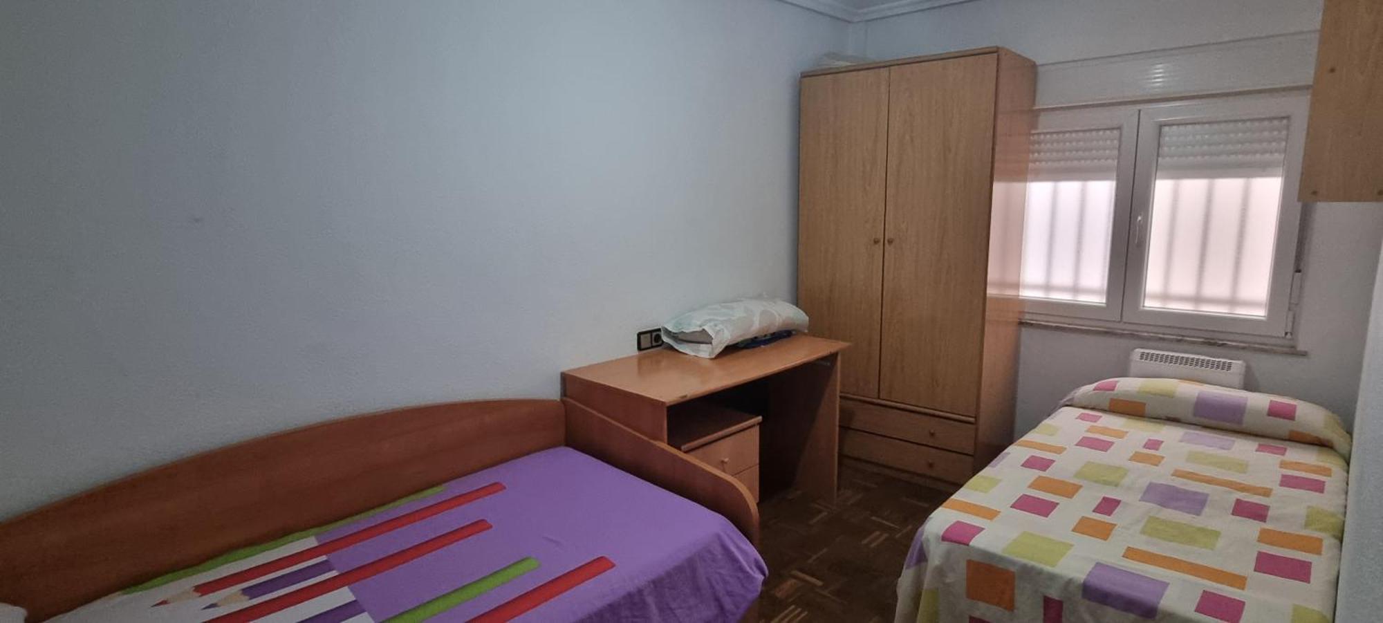 Plaza Del Oeste 3 Y 4 Dormitorios, 2 Baños , Parking Apartamento *