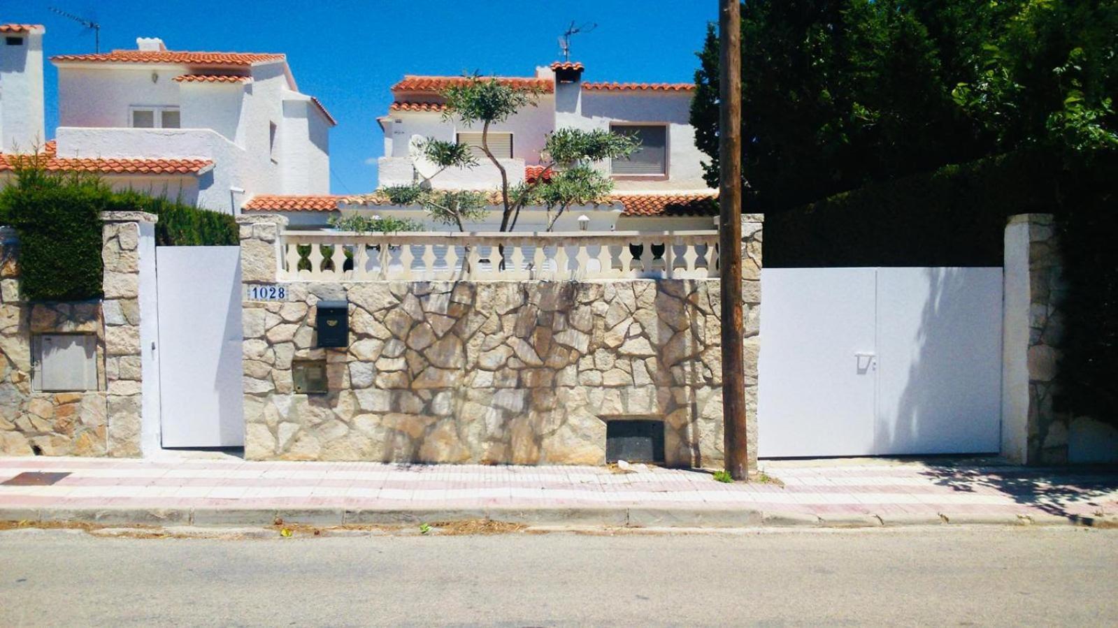 Rosa Holiday home Les Tres Cales
