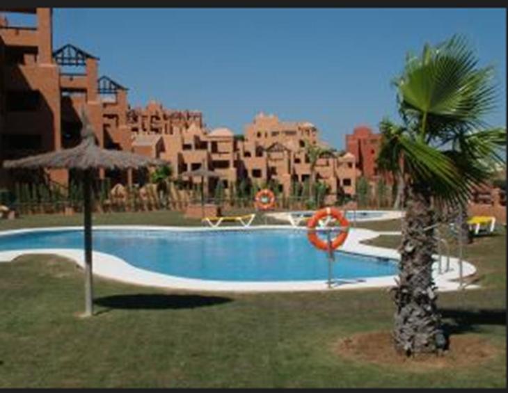 3 Bedroom Apartment, Duquesa, Spain Apartamento
