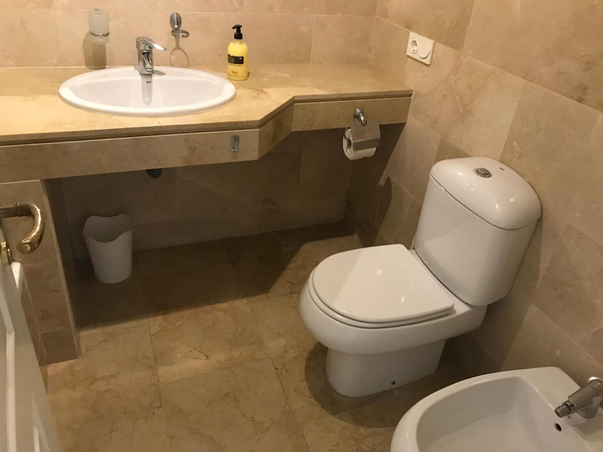3 Bedroom Apartment, Duquesa, Spain Apartamento