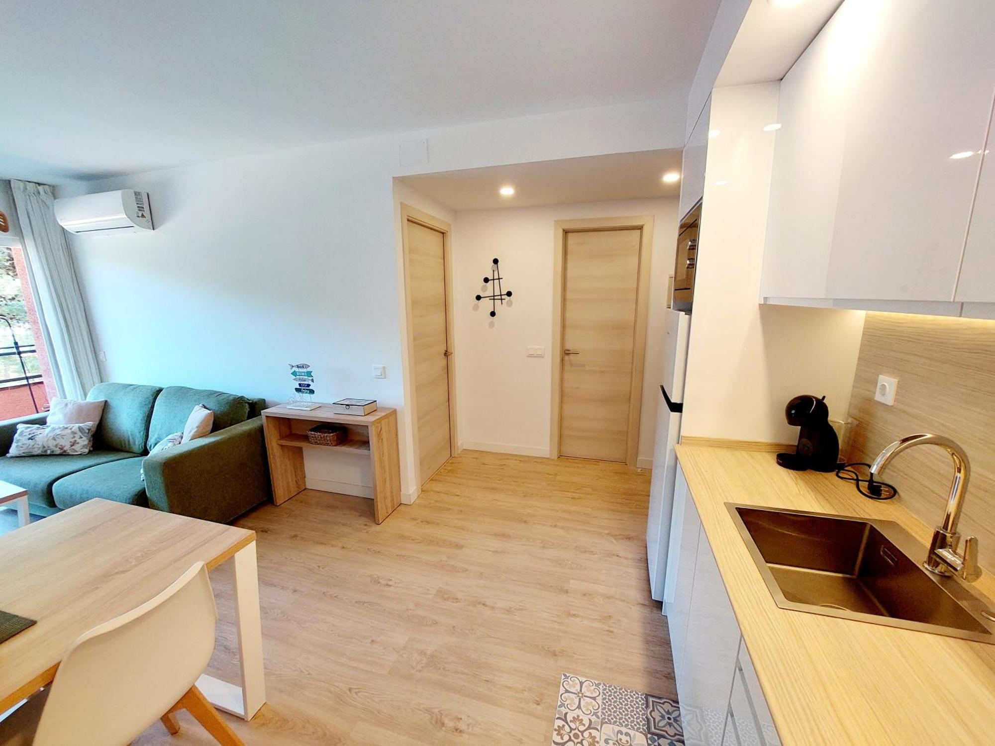 Primera Línea Y Vistas Al Mar Con Piscina *m* Apartamento