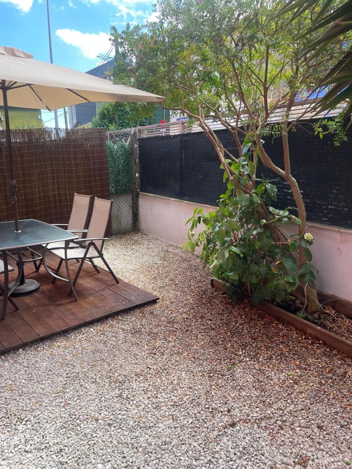 Piso Con Jardin En Apartamento Liencres