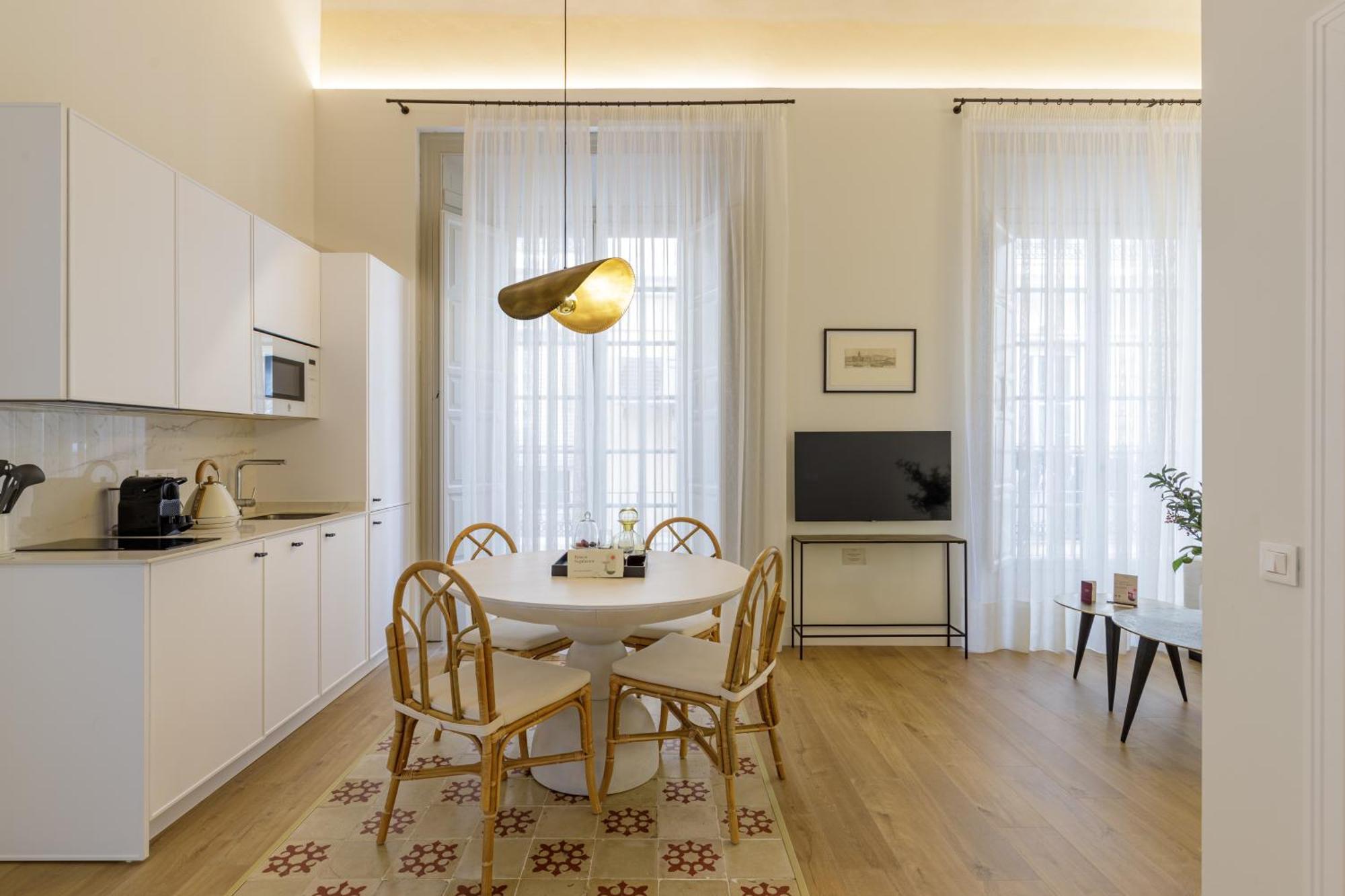 Apartamento Palacio Vegafuente By Caleta Homes