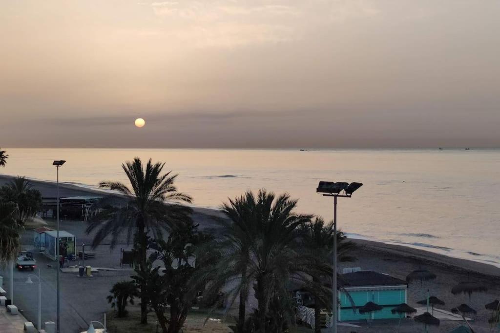 Tres Primera Linea De Playa Apartamento