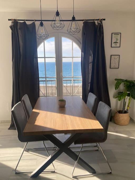 Apartamento Tres Primera Linea De Playa Rincón de la Victoria