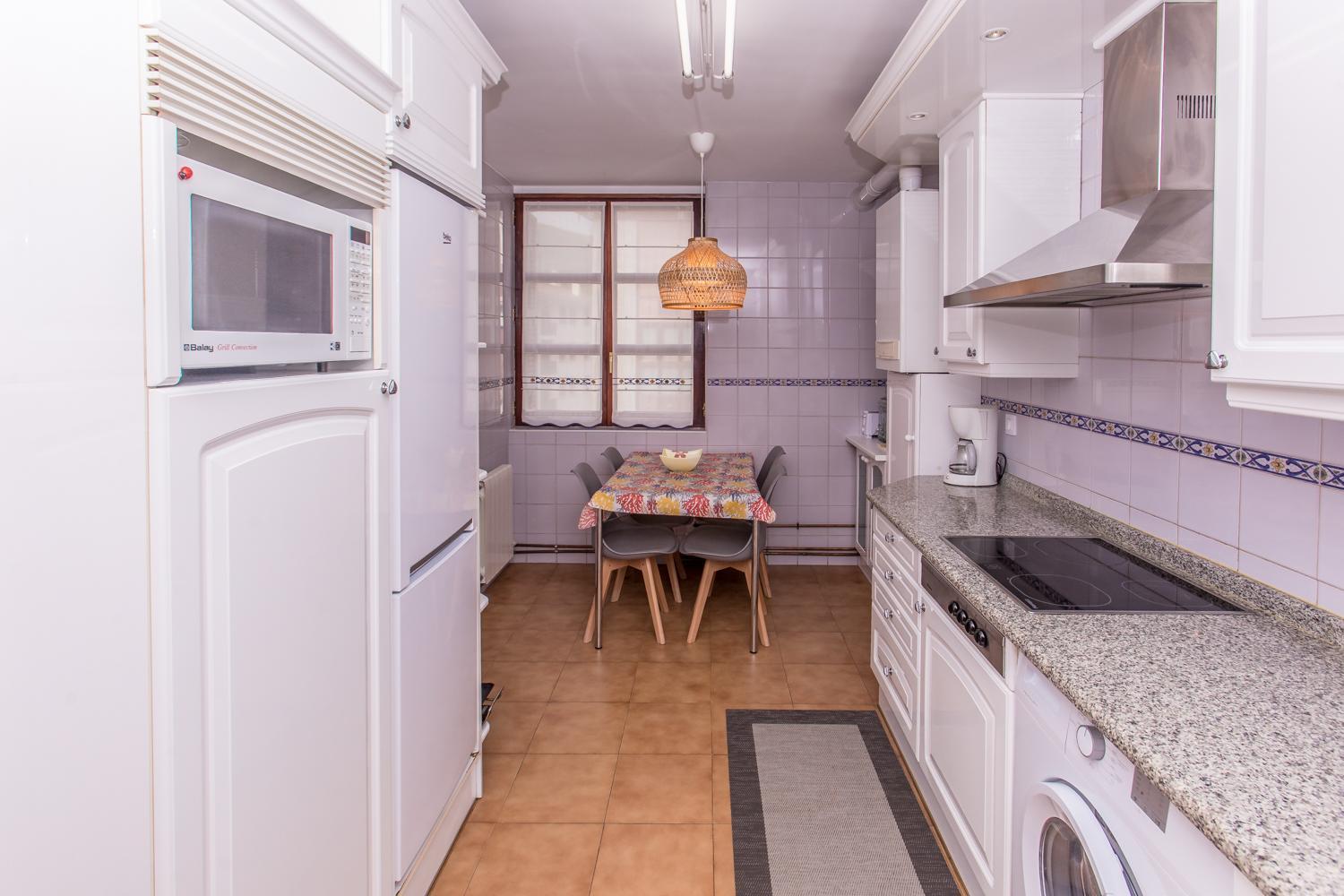 Nahia - Apartamento Familiar Para 6 Personas Con Piscina Y Parking En * Ezcaray