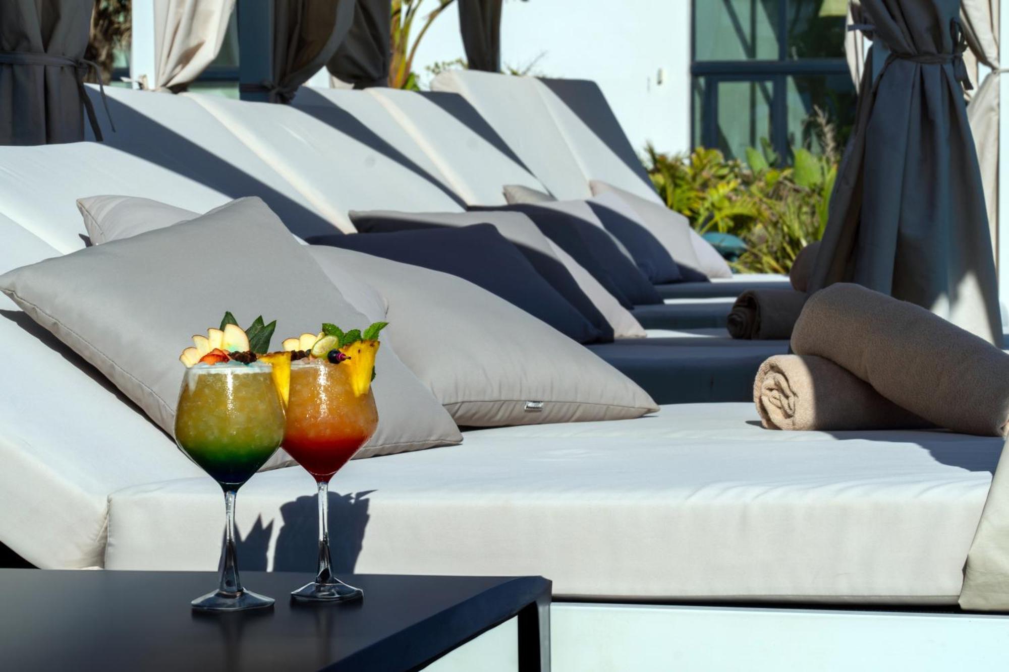Cabogata Hotel