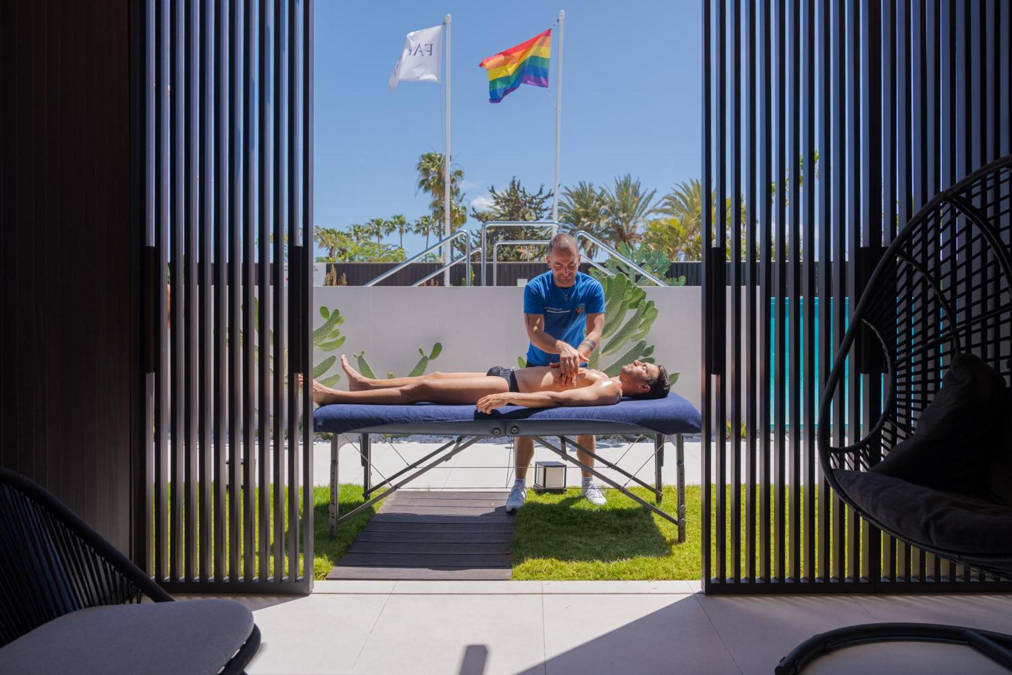 Fahana - Gay Men Only (adults Only) 5* Playa del Ingles (Gran Canaria)