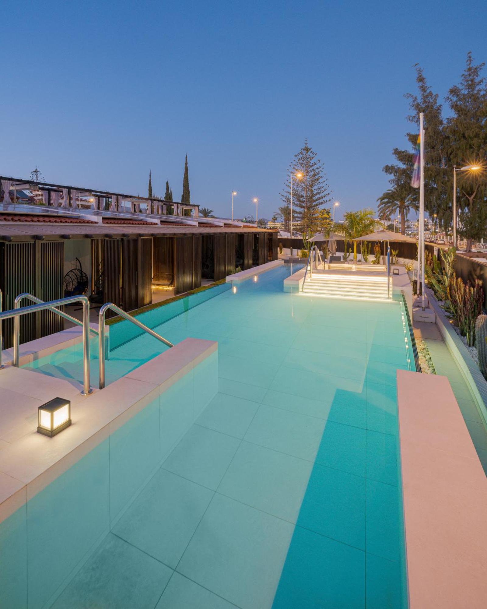 Fahana - Gay Men Only (adults Only) Hotel
