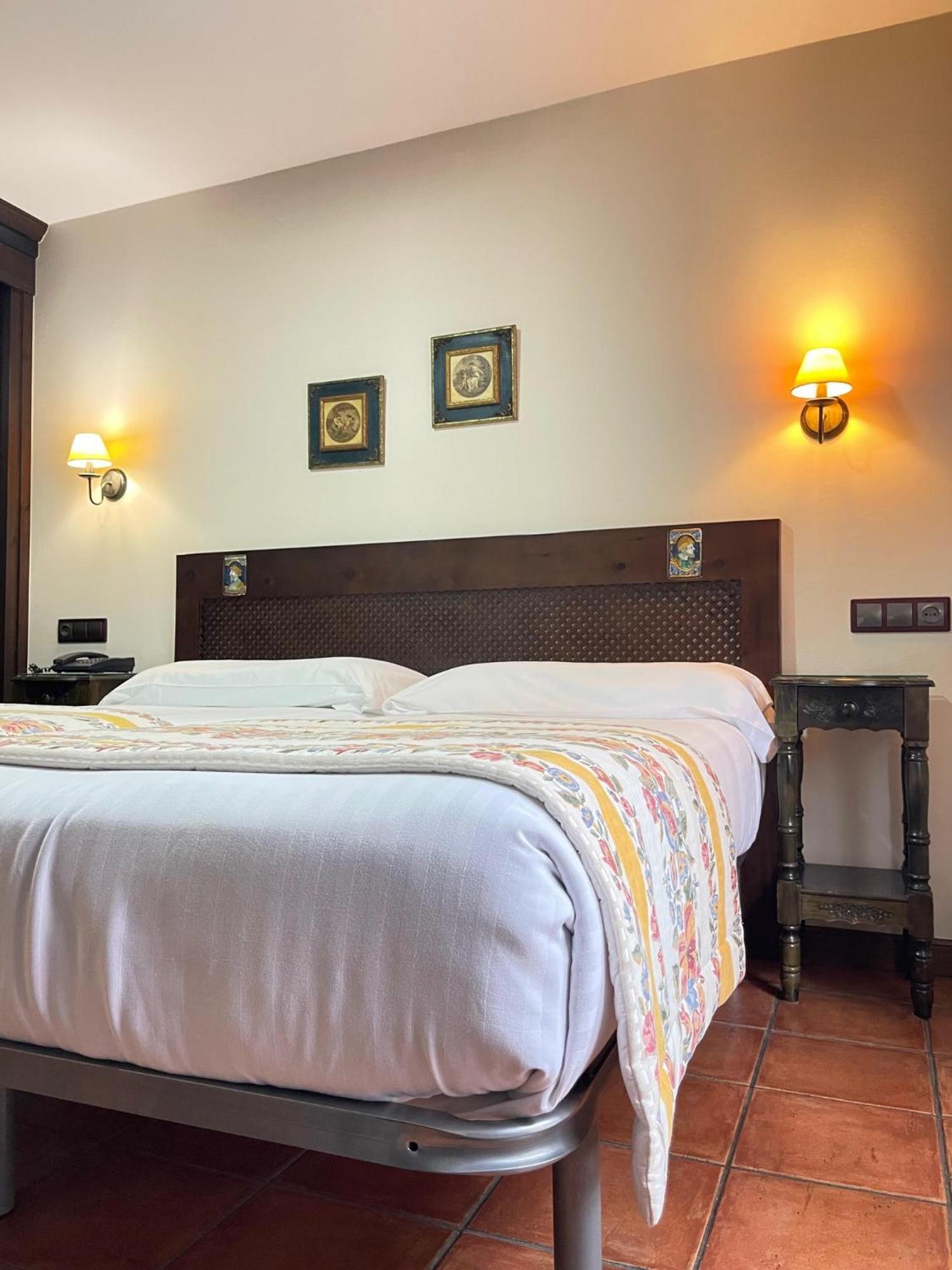 La Del Rey Hotel