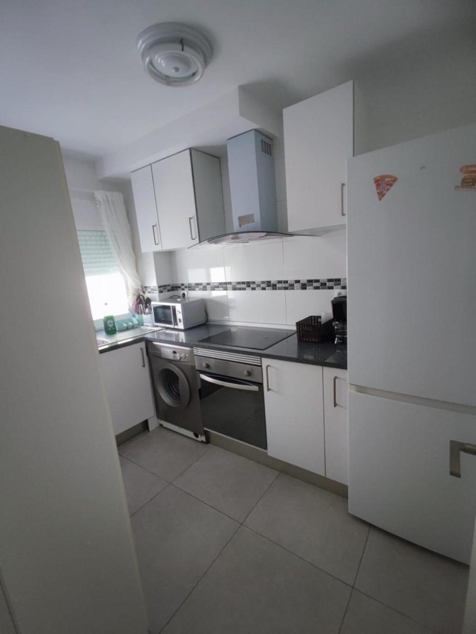 Apto. Escolano, Playa De La Cachucha. Wifi, A/c Apartamento *