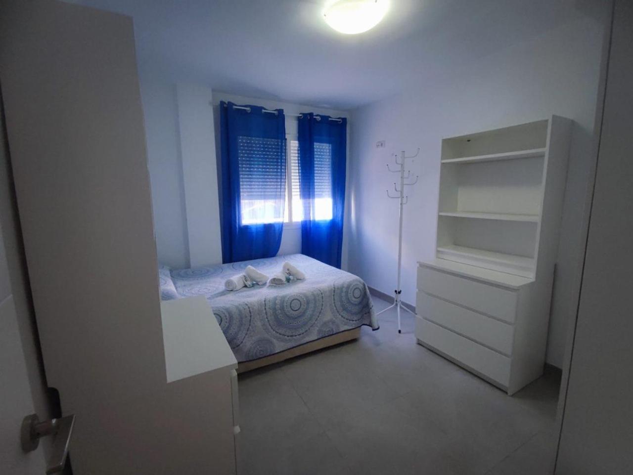 Apartamento Apto. Escolano, Playa De La Cachucha. Wifi, A/c