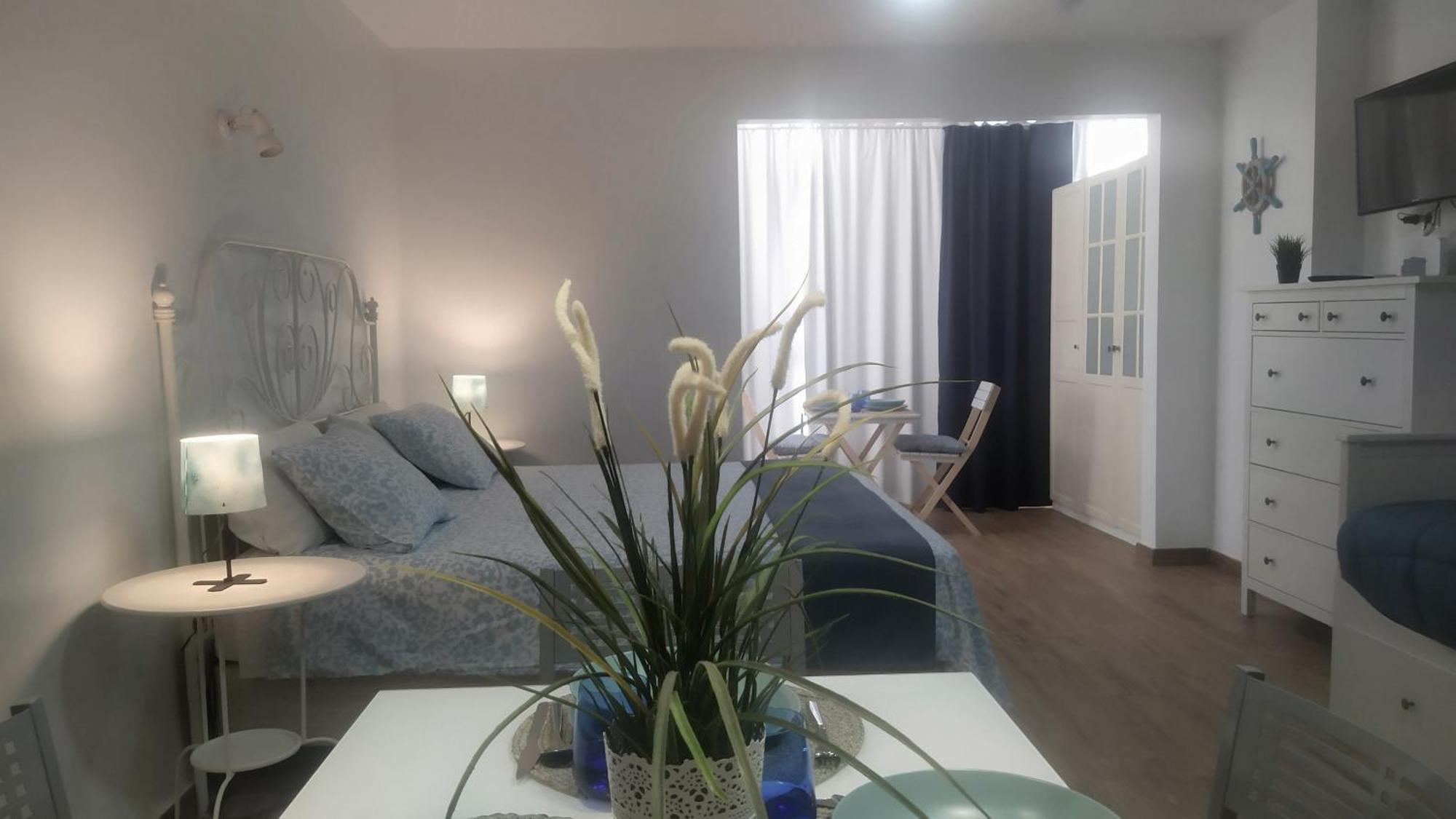 Tide's Embrace & Natural Pool Apartment Tacoronte