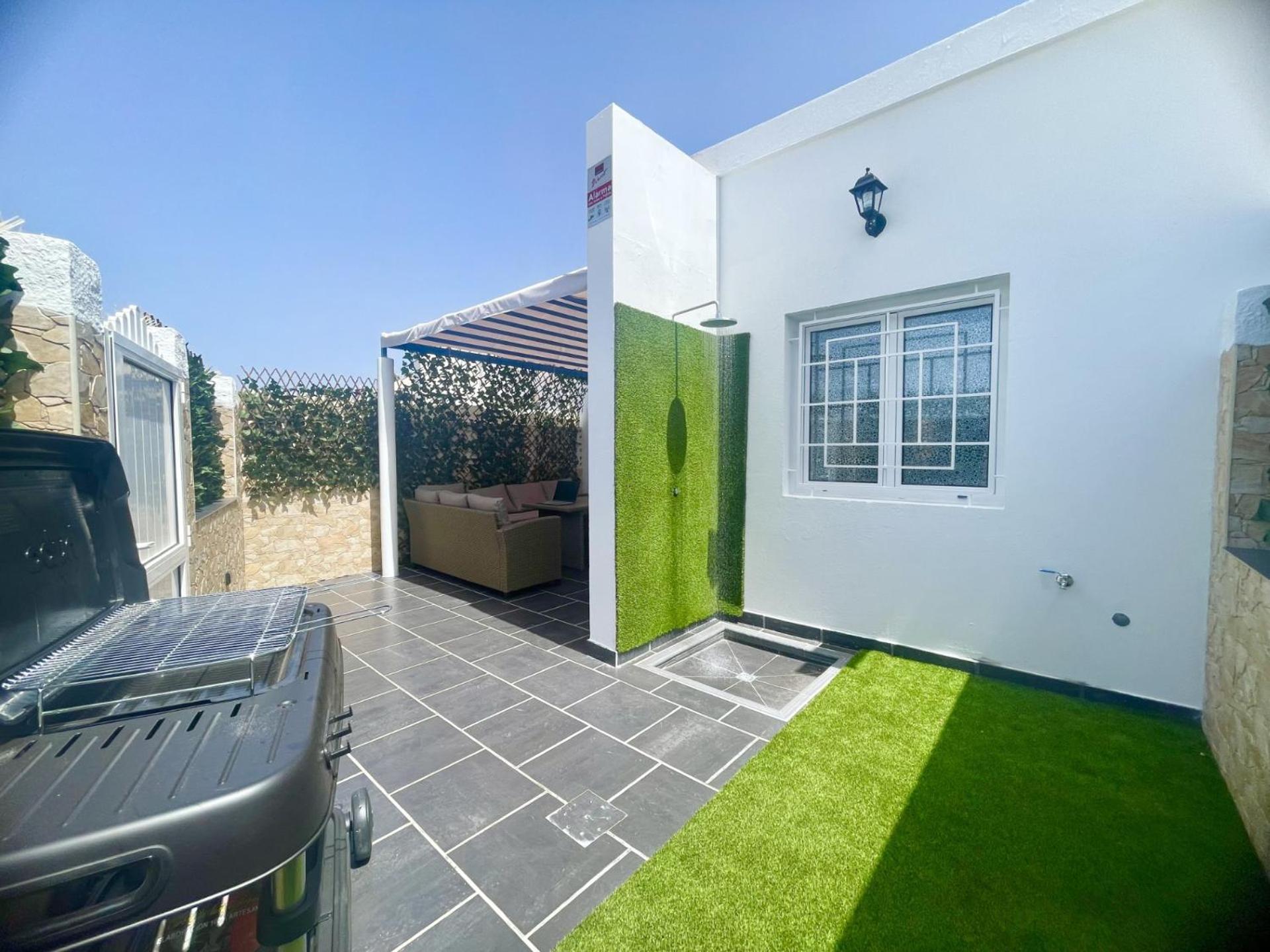 Bright Place Apartment *