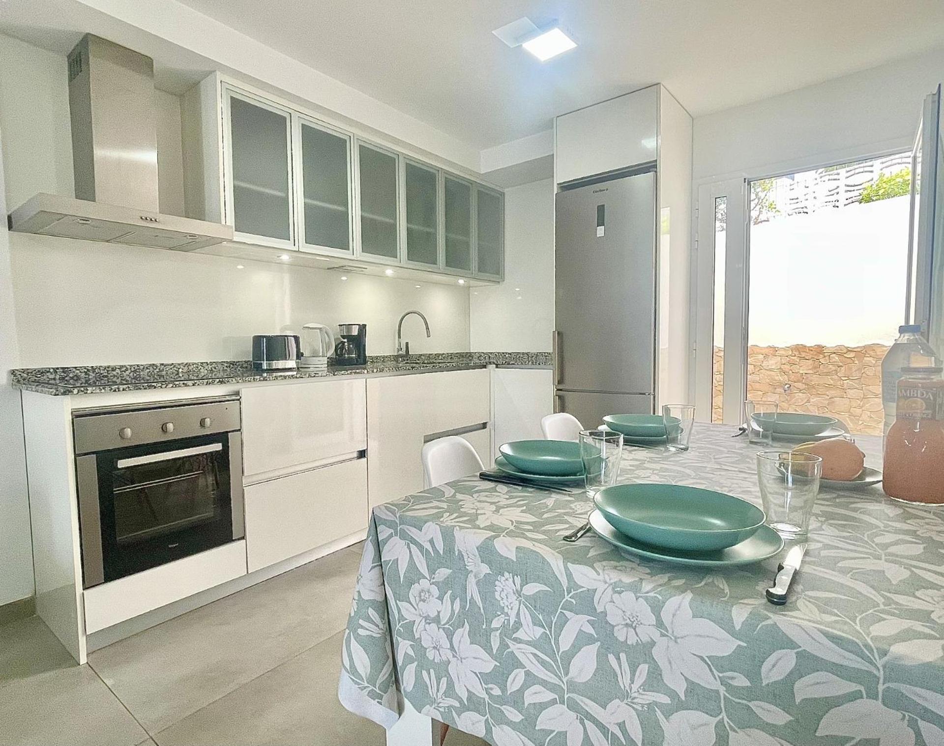 Bright Place Apartment *