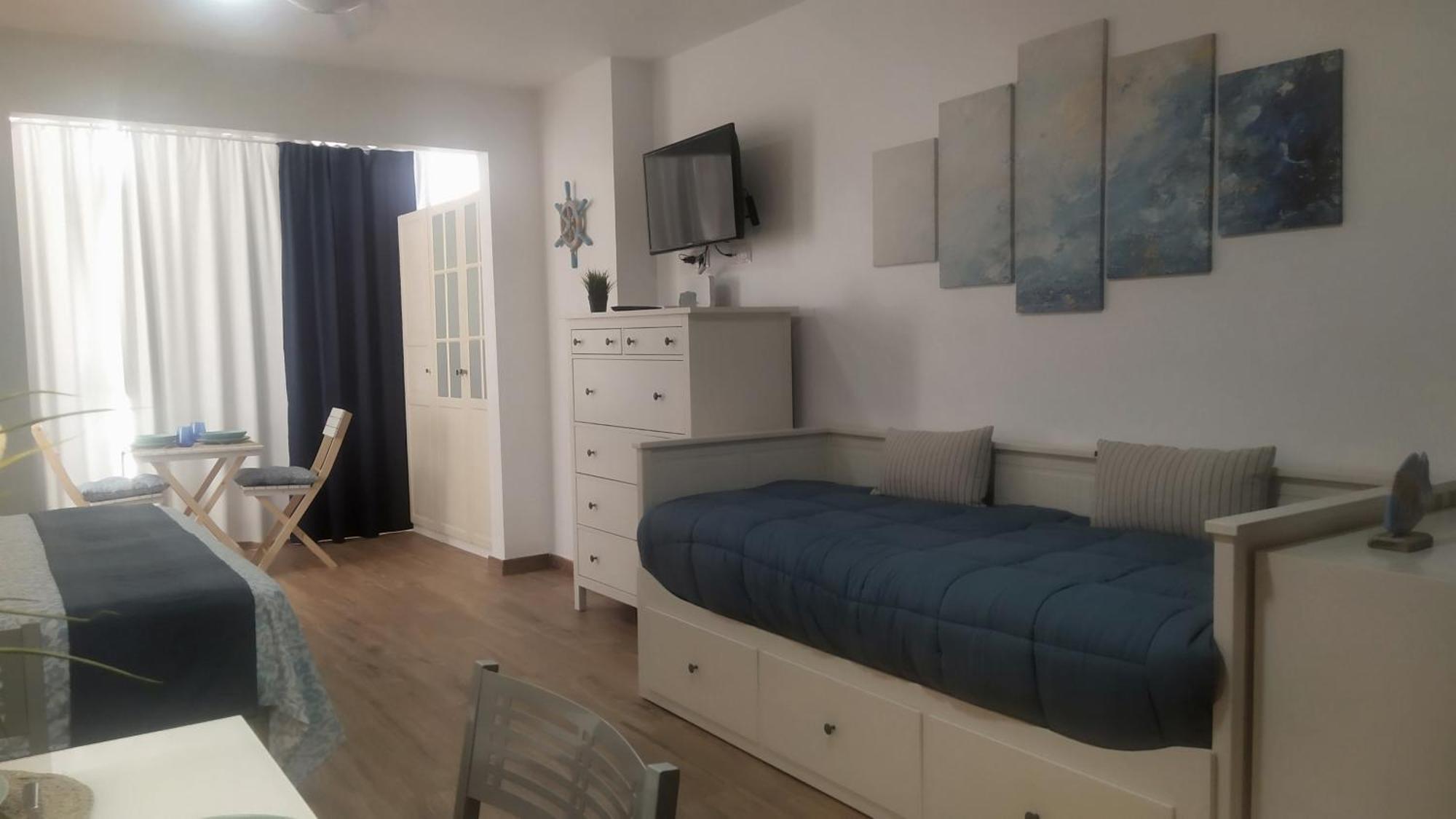 Tide's Embrace & Natural Pool Apartment Tacoronte