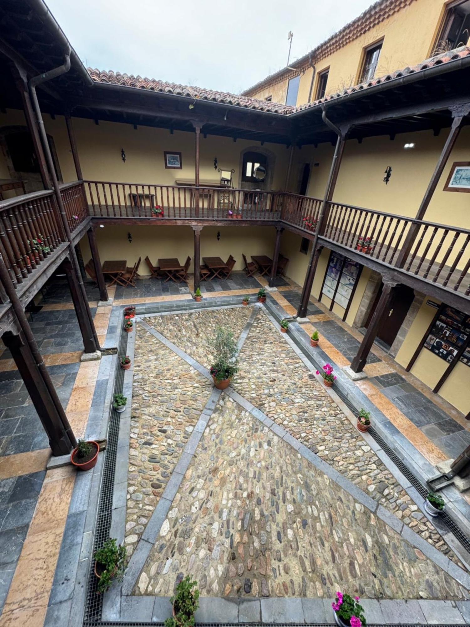 Castillo De Valdés Salas Salas (Asturias)