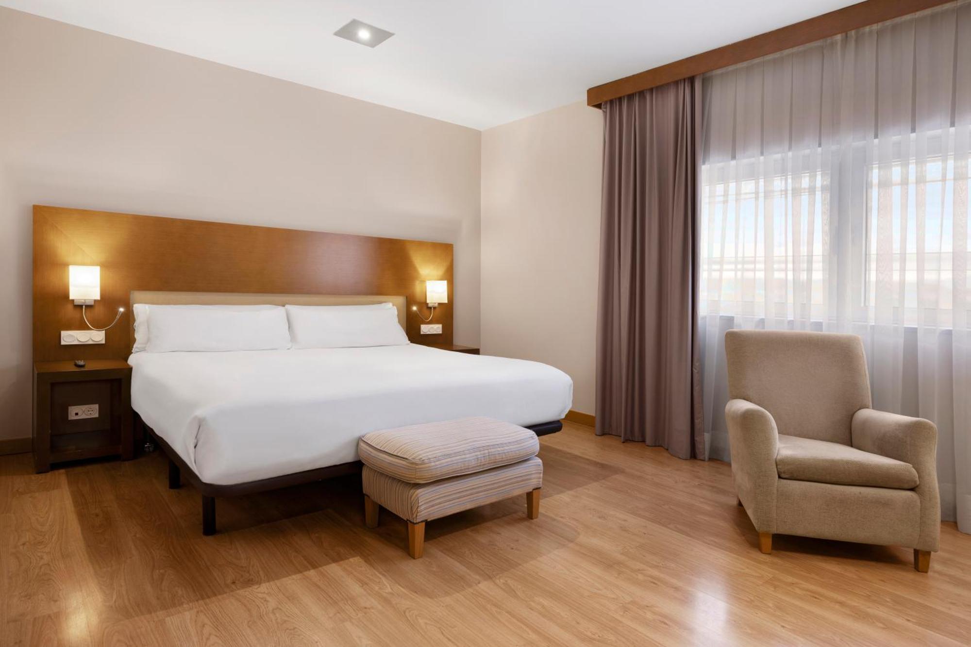 Catalonia Cañas Hotel