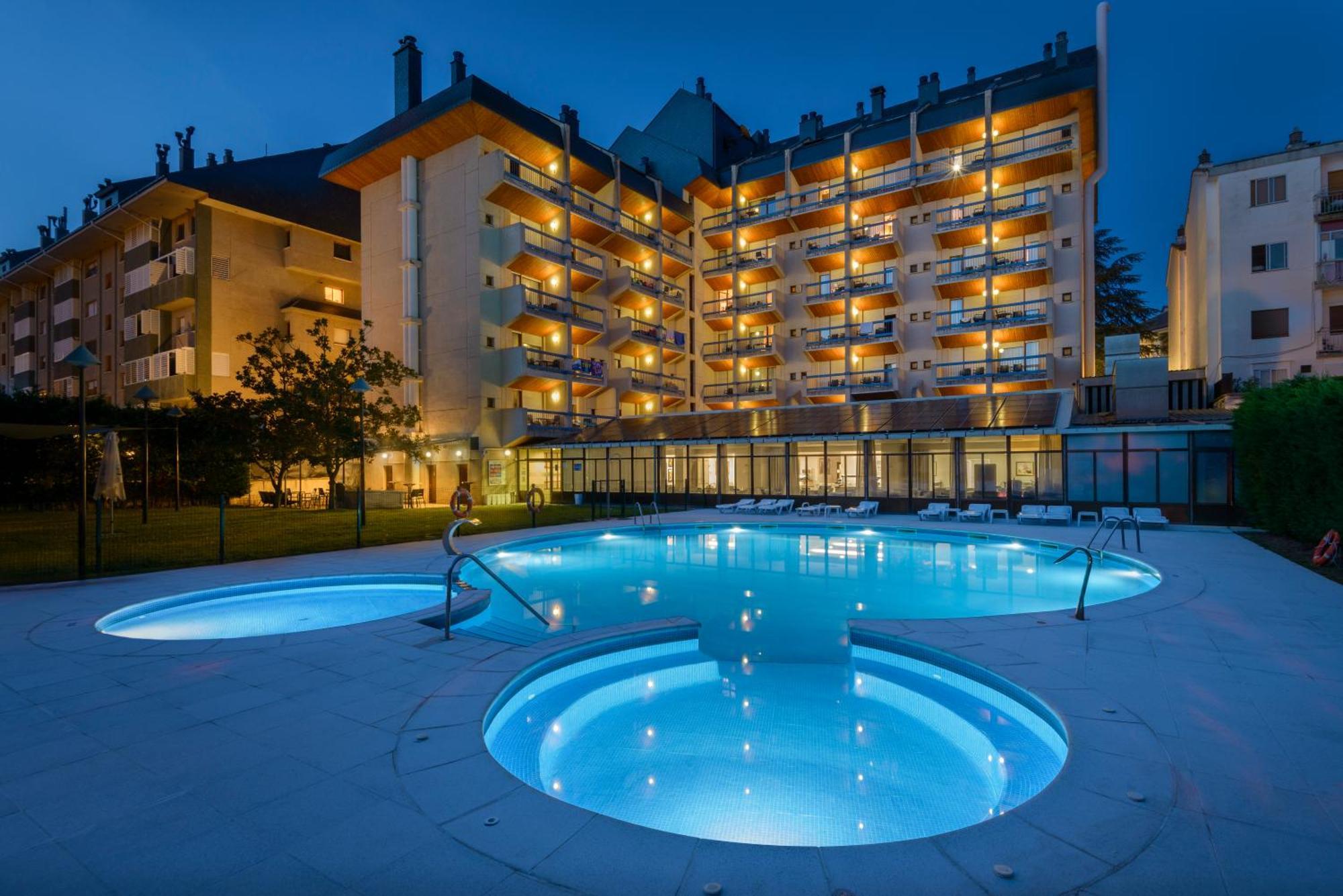 Hotel Oroel & 4*
