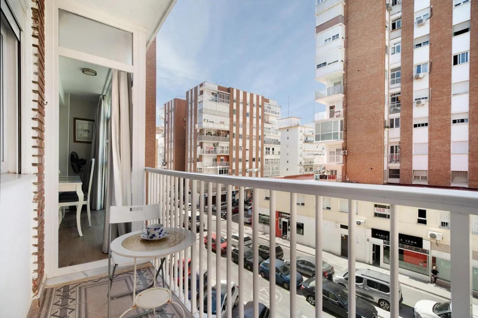 Cozy In Stylish Flat Just Steps From The Habitación en casa particular *