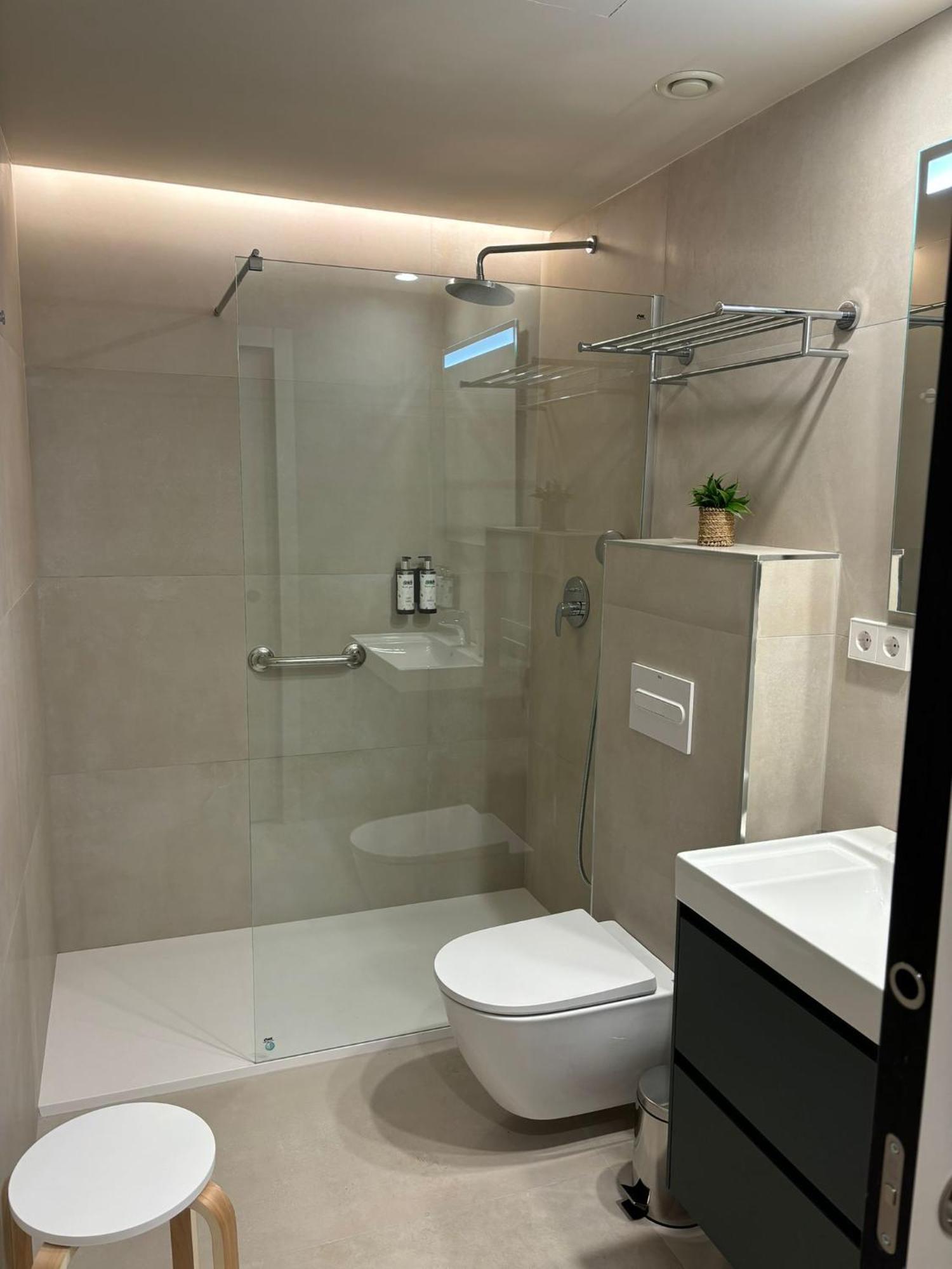 Joaquin Costa Apartment Santander