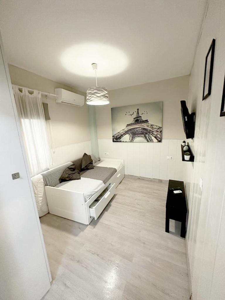 Estudio Cerca Estacion Bus Y Tren Apartamento