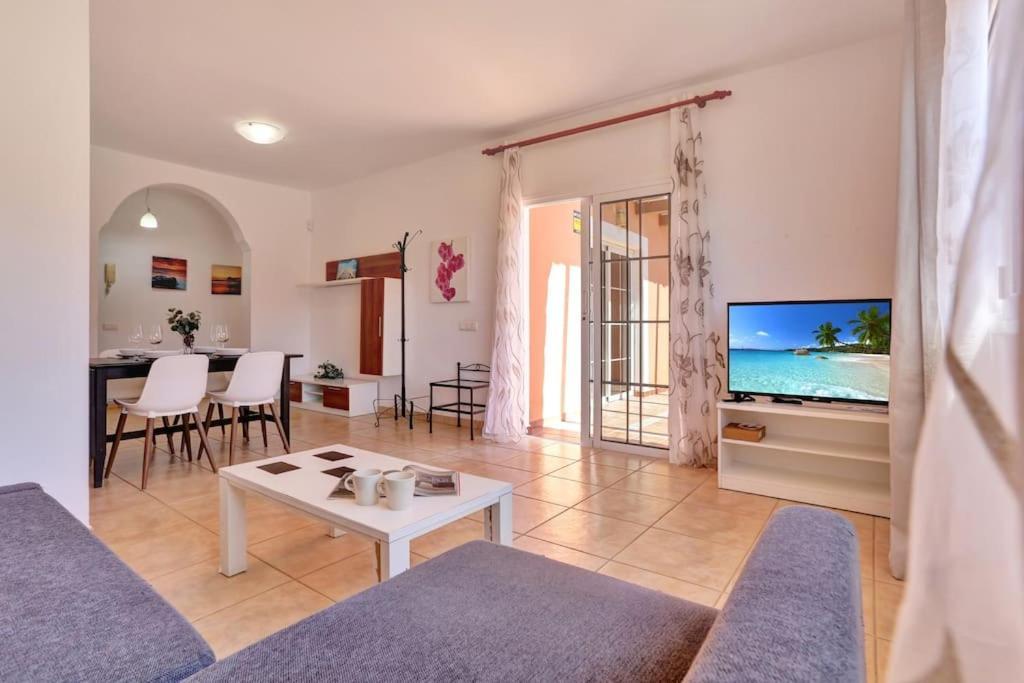 Sunnyland Pescadores Apartment