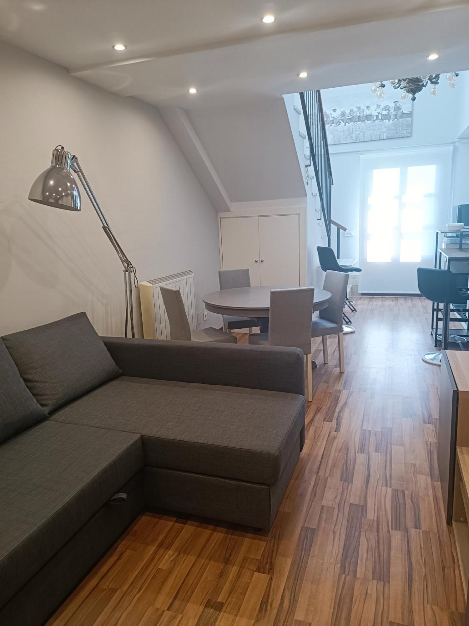 Duplex En Apartment Simancas