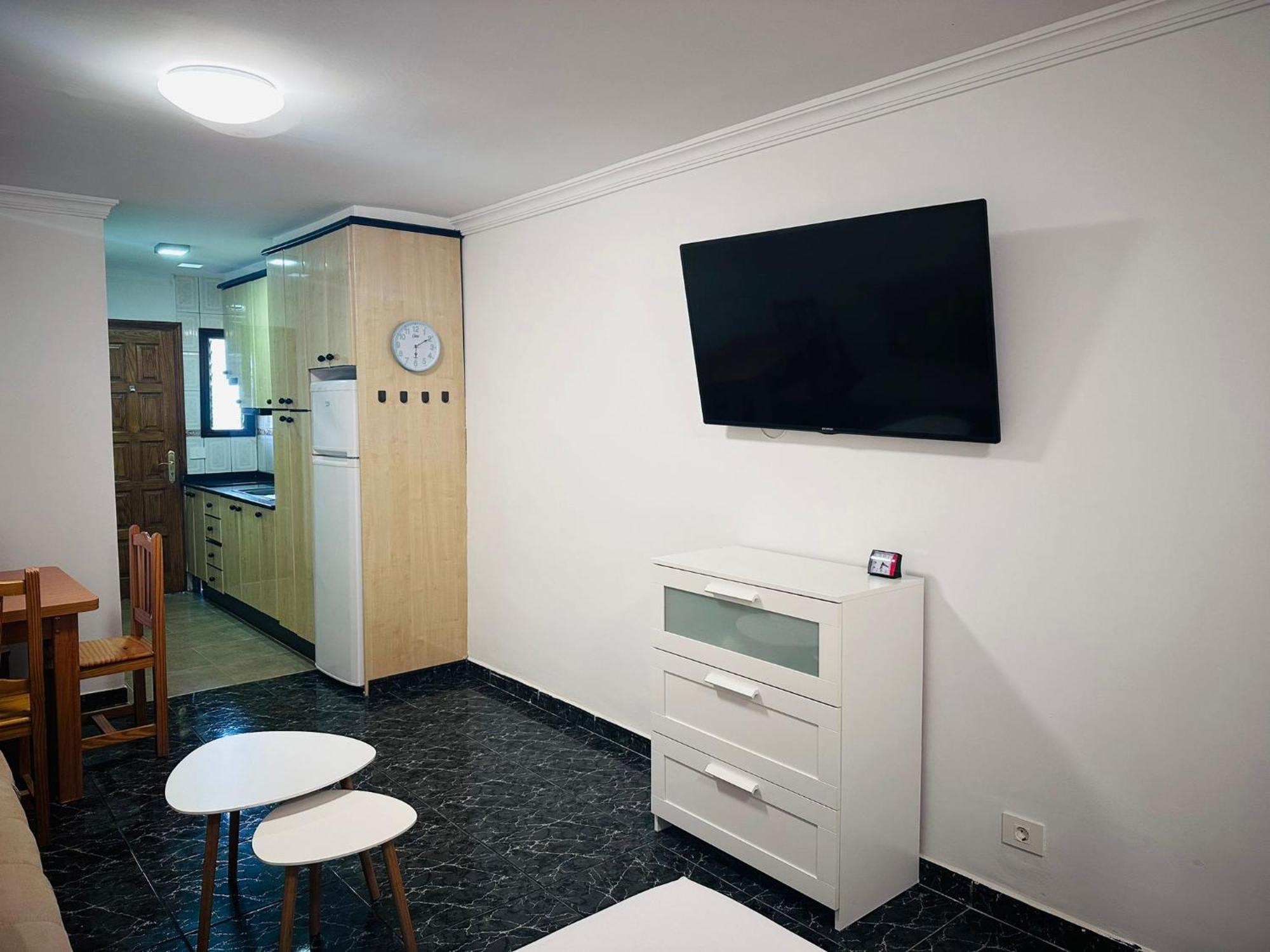 Cozy 2-bed & Sofa-bed In Cristianos *