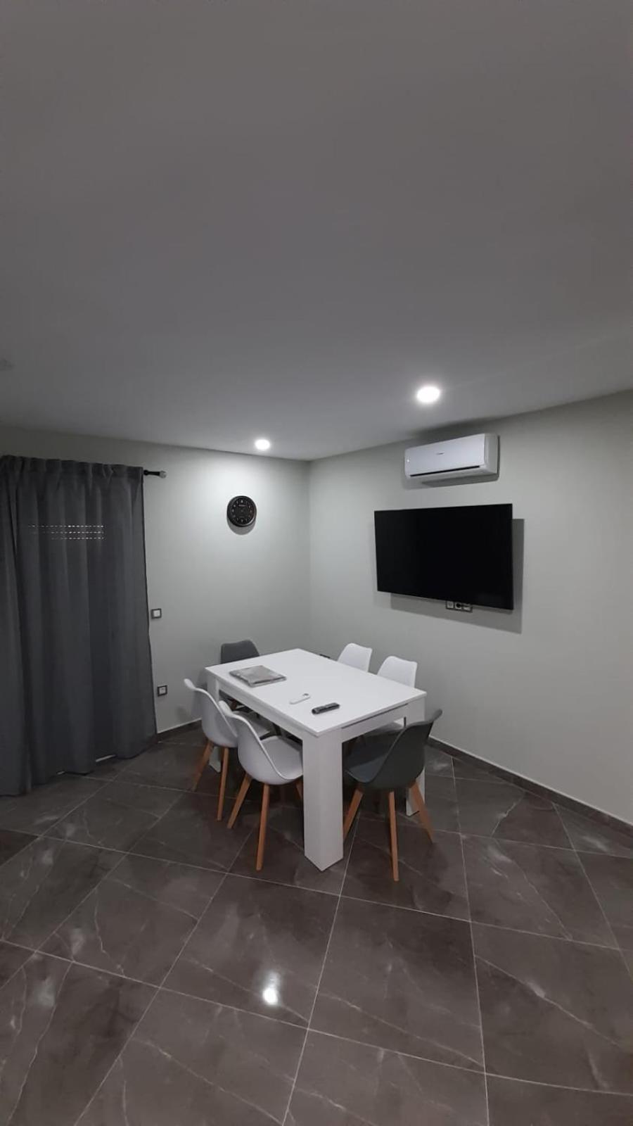 Solymar Apartment *
