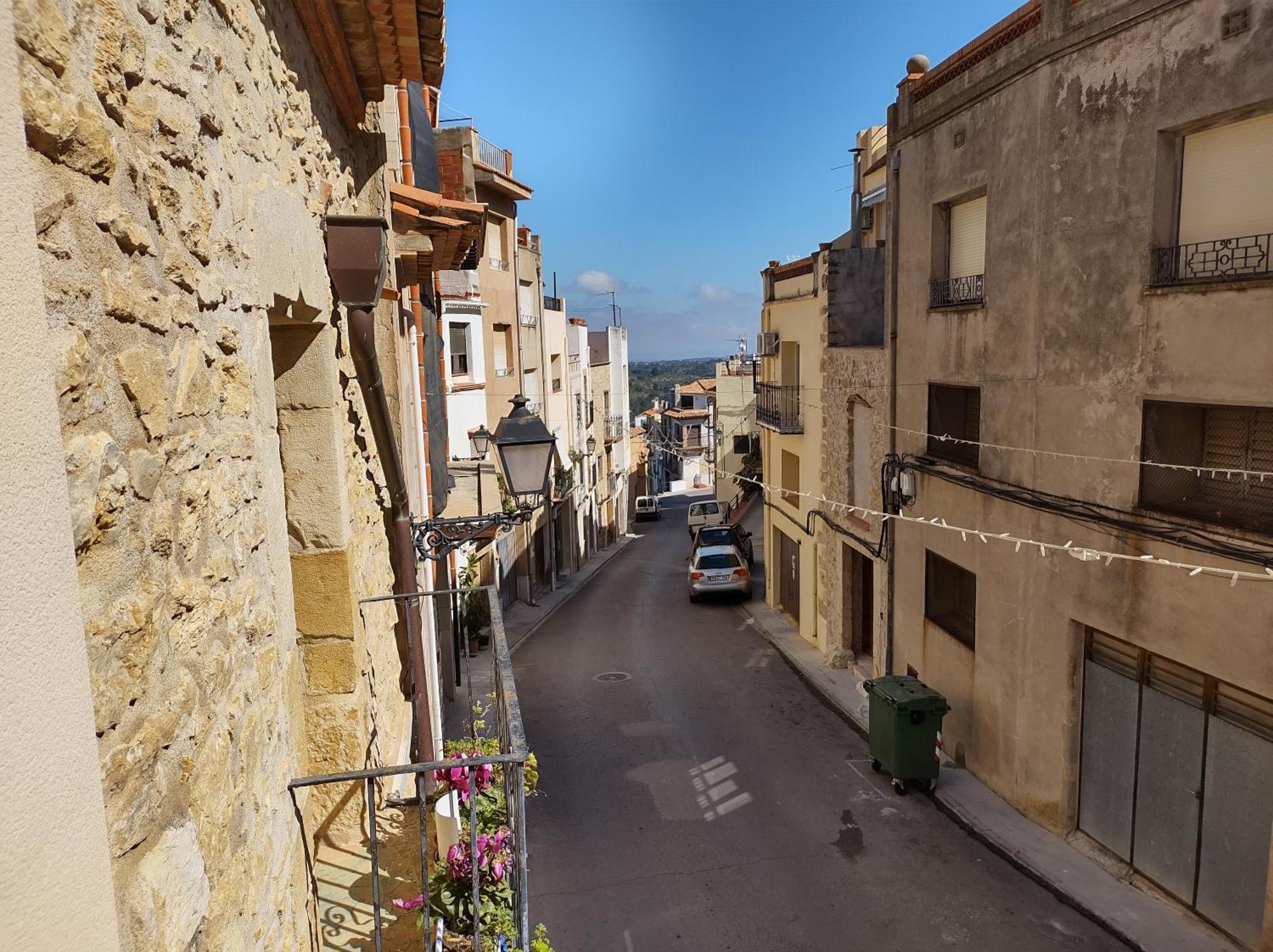 Tranquil And Spacious Townhouse In Historical And Picturesque Сasa de vacaciones Cervera del Maestre